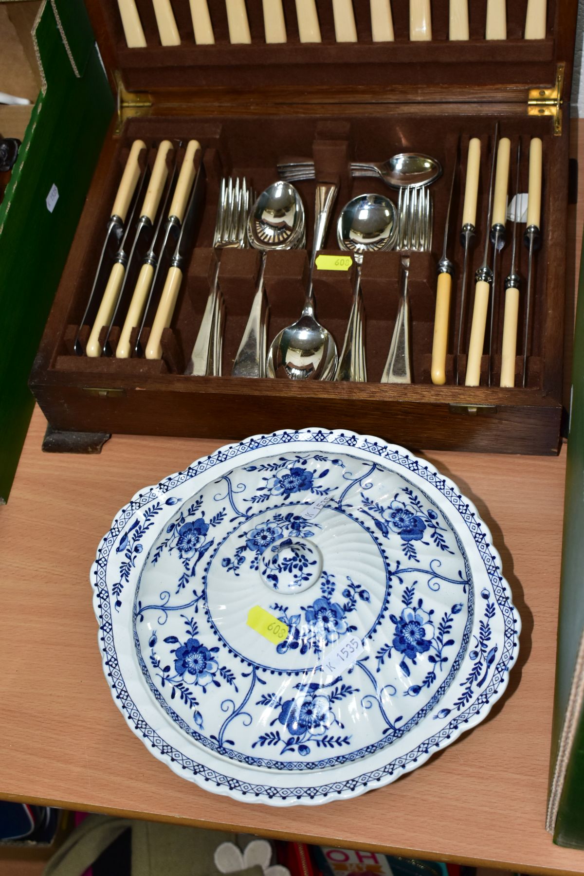 TWO BOXES AND LOOSE CERAMICS, PENS, PIPES, CUTLERY, ETC, including a forty piece Johnson Bros Indies - Image 3 of 8