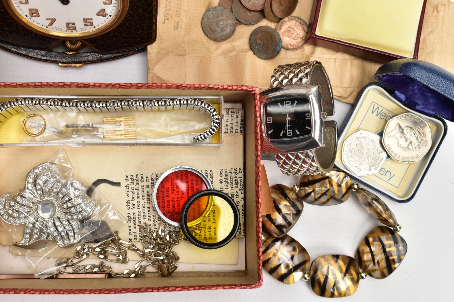 A BOX OF MOSTLY COSTUME JEWELLERY AND OLD BRITISH COINAGE, to include a broken Victorian oval jet - Image 4 of 7