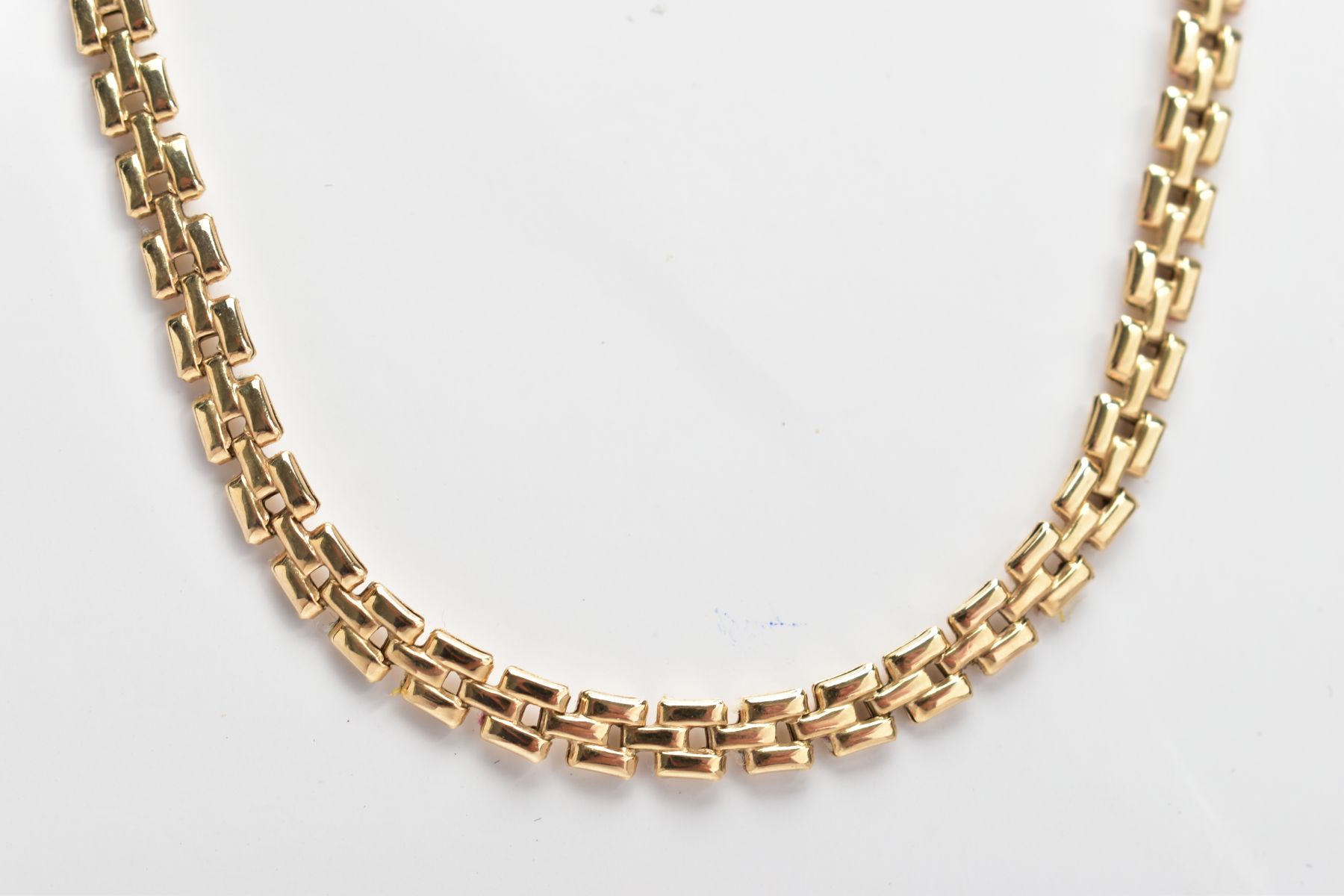 A 9CT GOLD BRICK LINK CHAIN, fitted with a lobster claw clasp, hallmarked 9ct gold Sheffield import, - Image 3 of 3