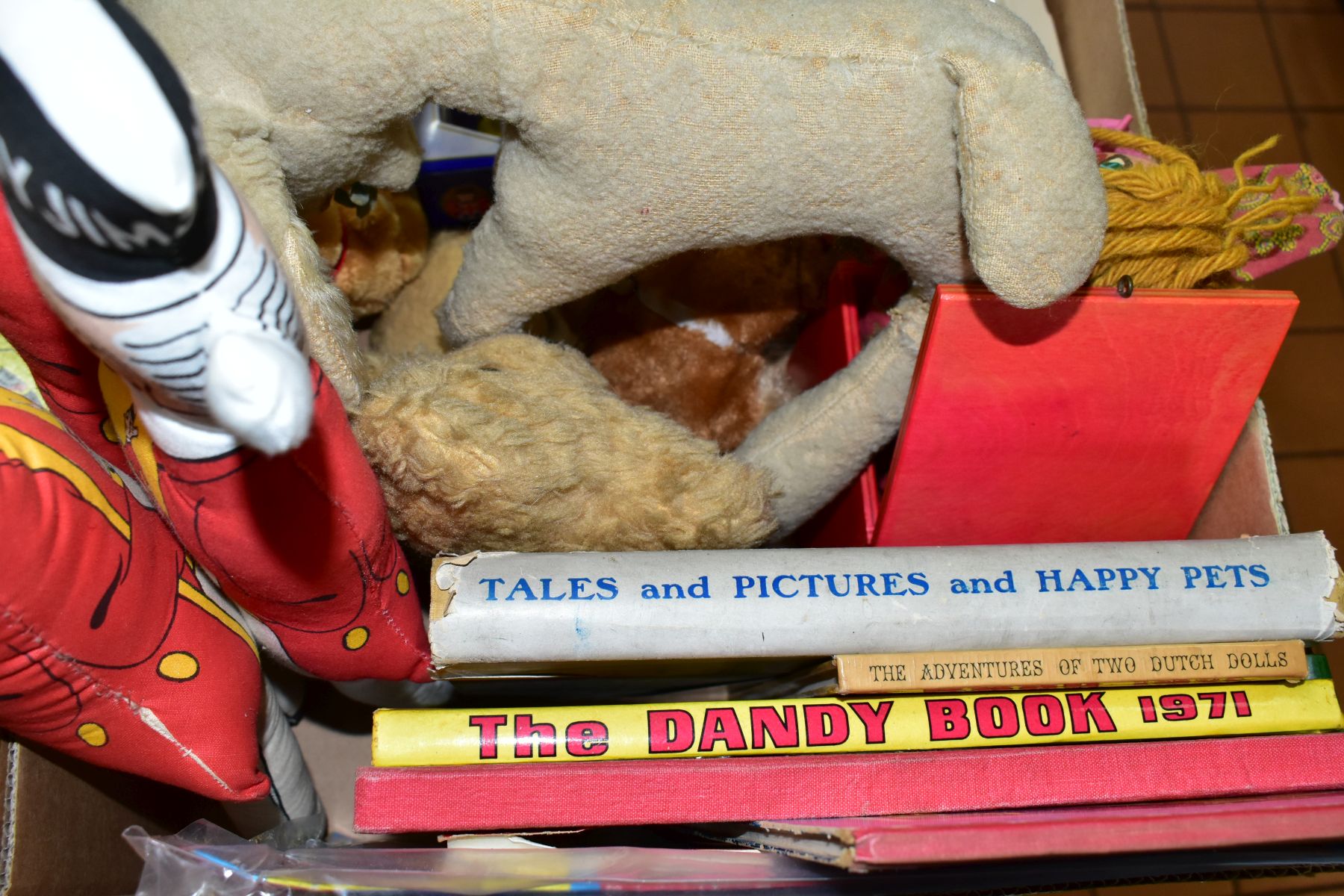 A QUANTITY OF ASSORTED SOFT TOYS AND MODERN BOXED DIECAST VEHICLES etc, soft toys include Deans - Image 2 of 5