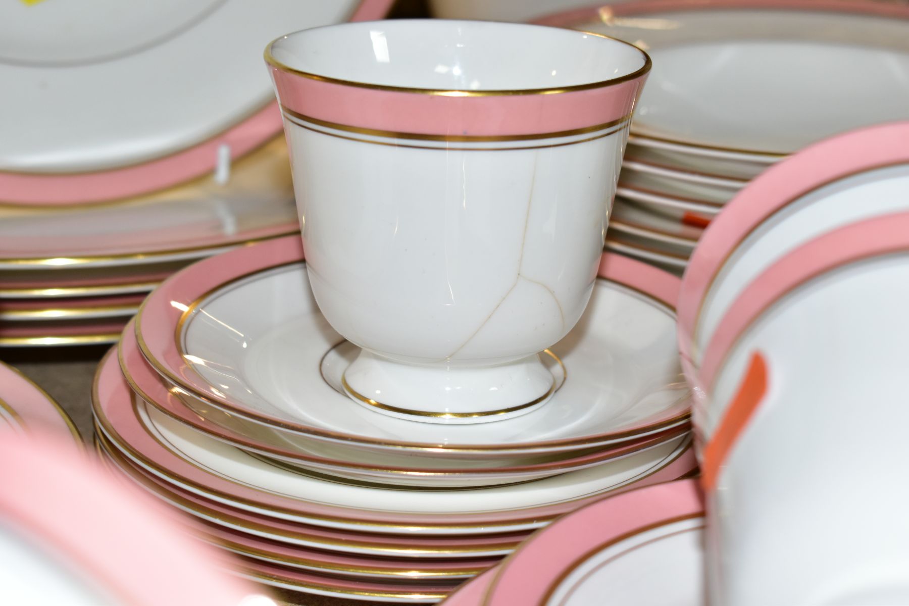 ROYAL WORCESTER HOWARD PART DINNER SERVICE, comprising five dinner plates, one cracked, one chipped, - Image 8 of 10