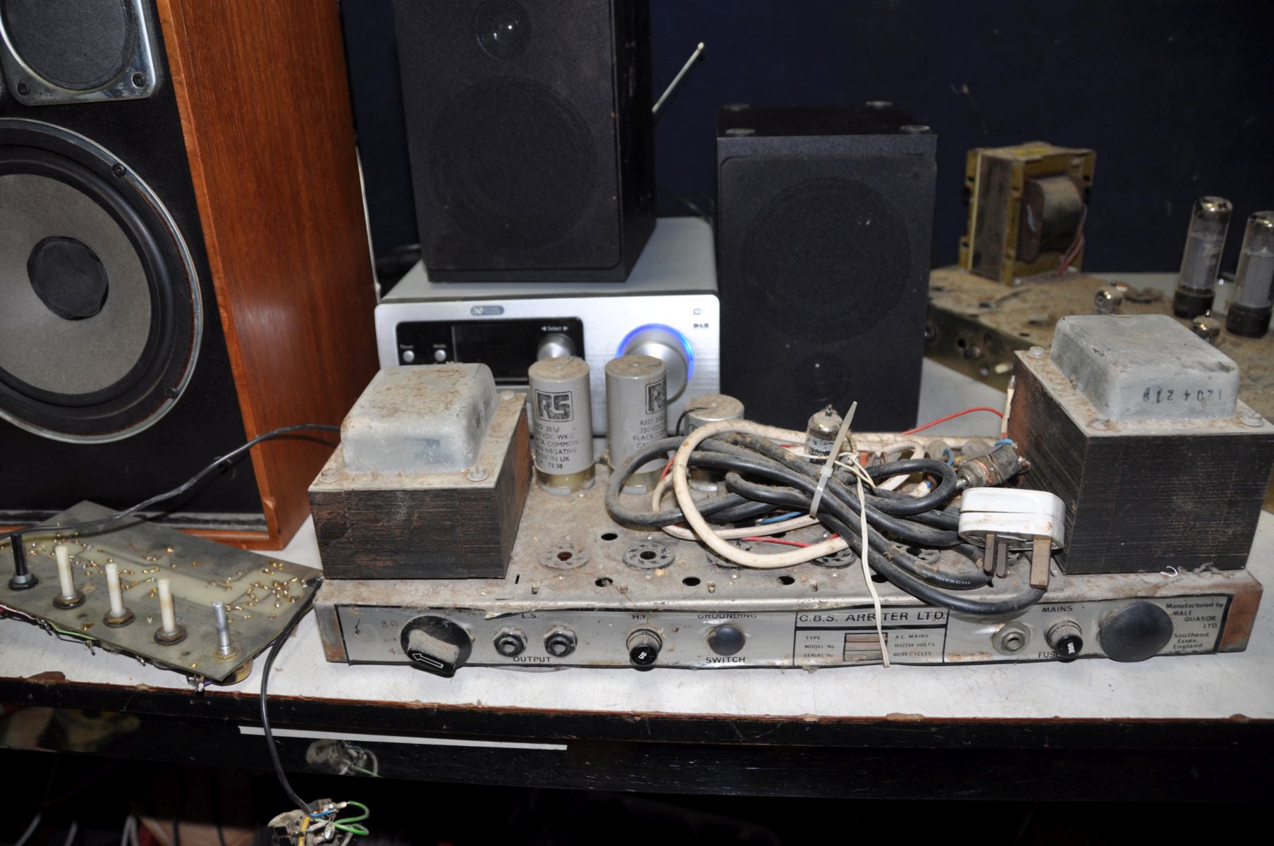 A SELECTION OF VINTAGE AND MODERN AUDIO EQUIPMENT including a CBS Arbiter Valve Amplifier Chassis, - Image 3 of 6