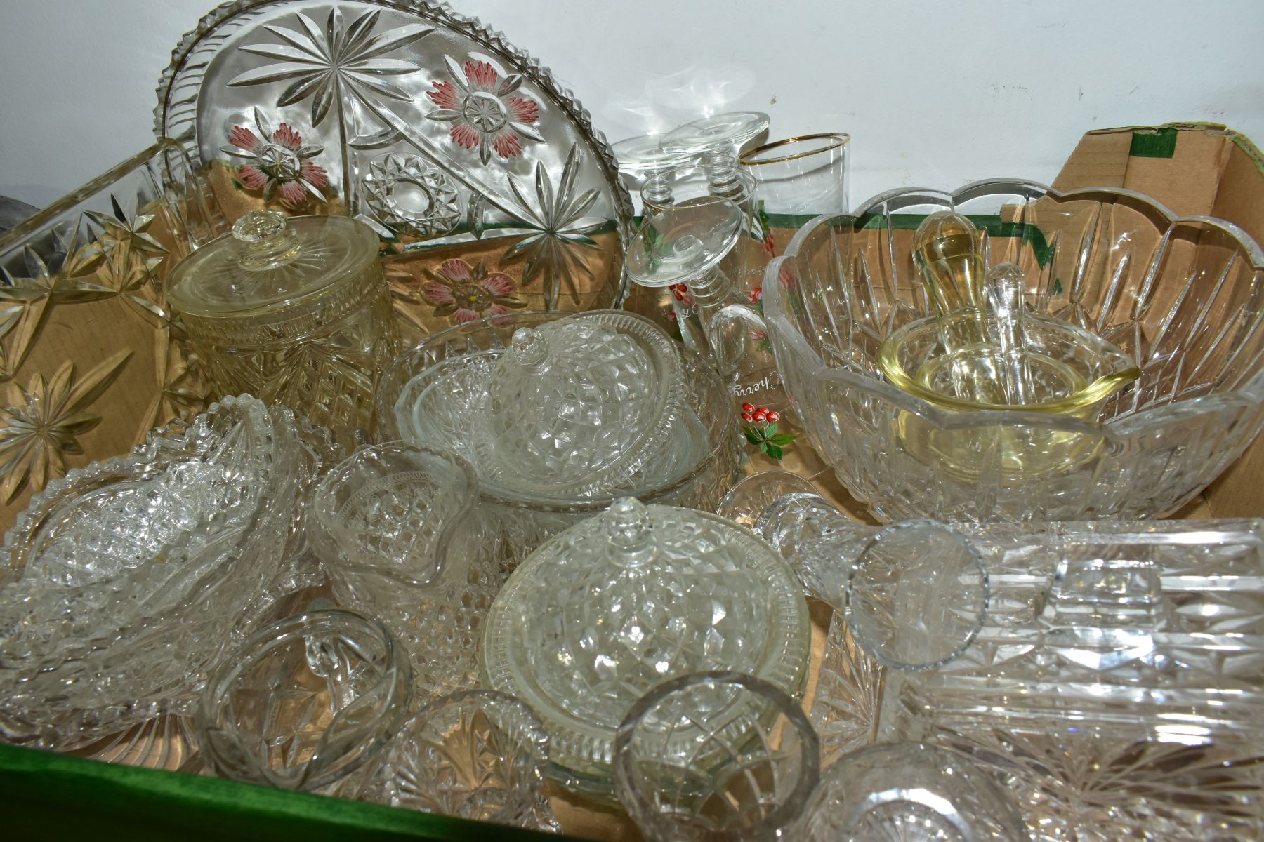 FOUR BOXES AND LOOSE CERAMICS AND GLASSWARES, to include a modern Boots Hanover Green China dinner - Image 5 of 8