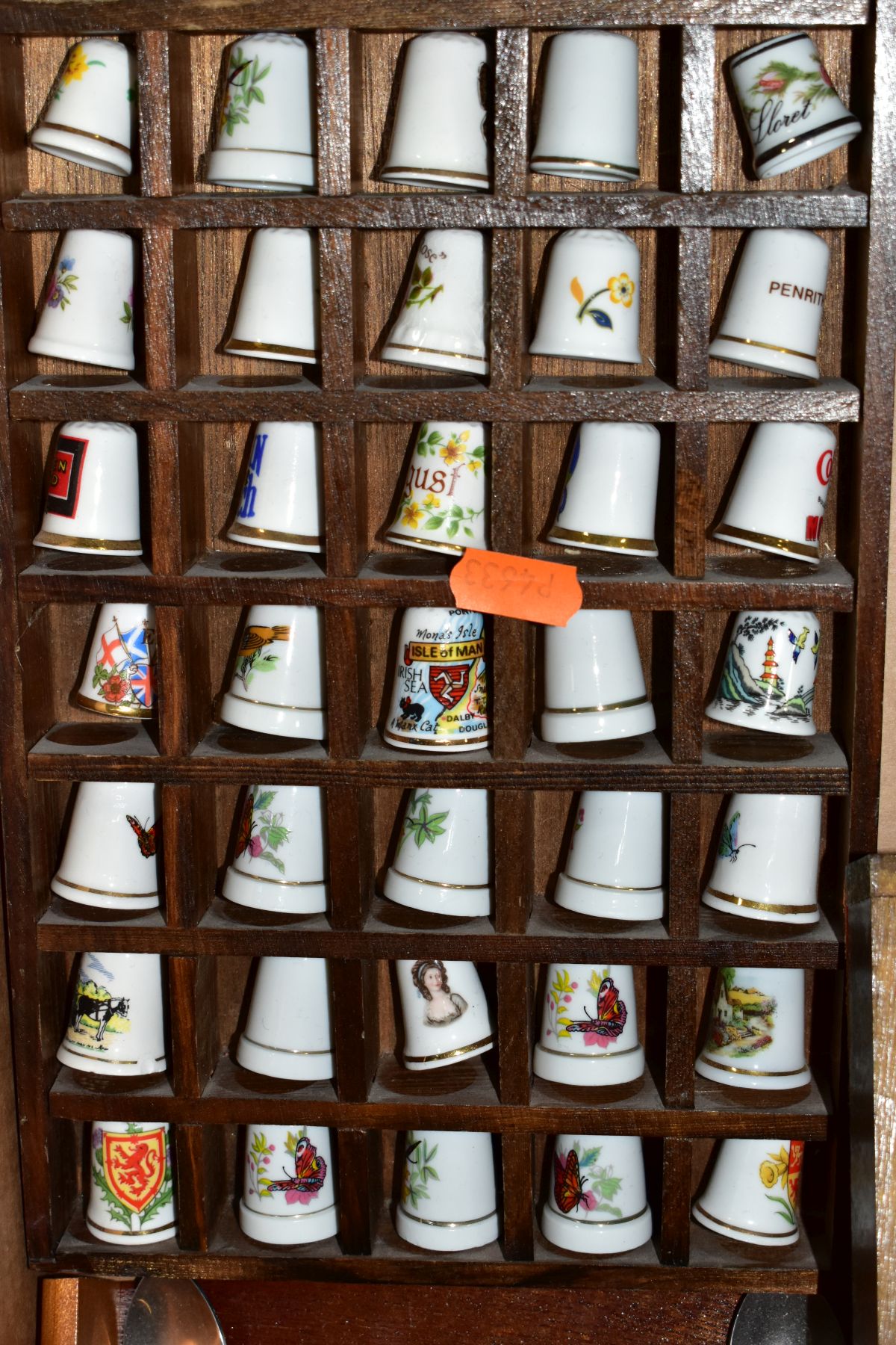 A BOX OF APPROXIMATELY ONE HUNDRED AND FORTY EIGHT THIMBLES IN WOODEN DISPLAY CASES, mostly - Image 6 of 7