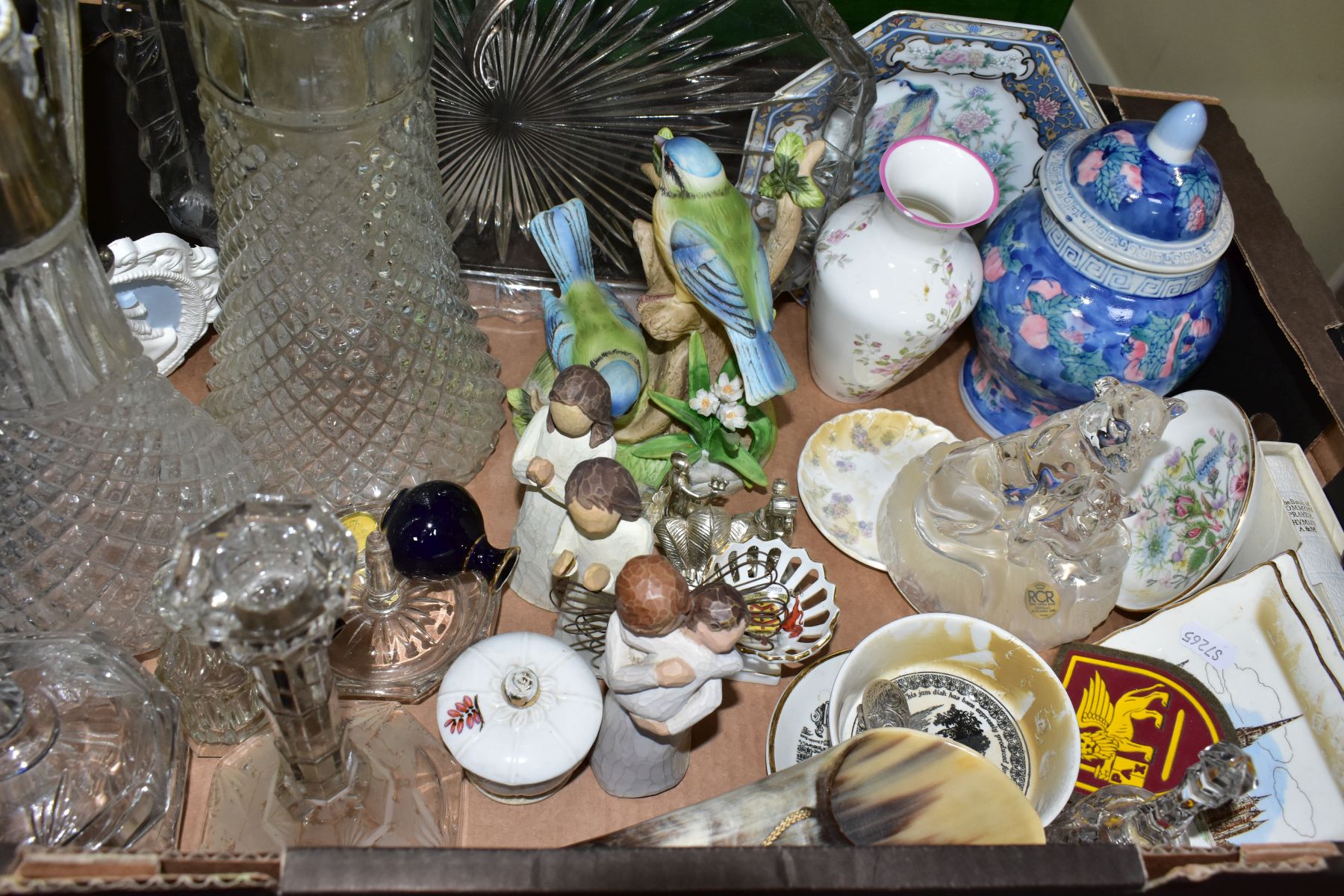 TWO BOXES AND LOOSE CERAMICS, GLASS, COLLECTORS DOLLS, ETC, to include Fieldings Devon Ware wash - Image 5 of 7