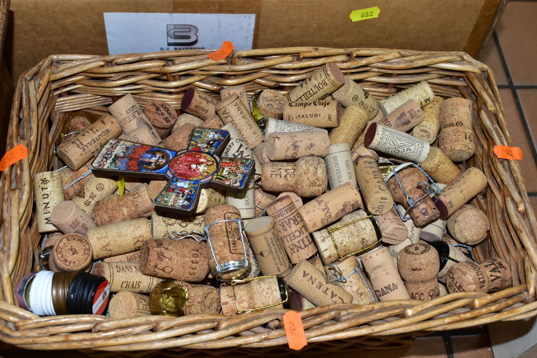 TWO BOXES, A WICKER BASKET AND LOOSE SUNDRY ITEMS/WOODEN ITEMS, ETC, to include a modern table top - Image 2 of 8