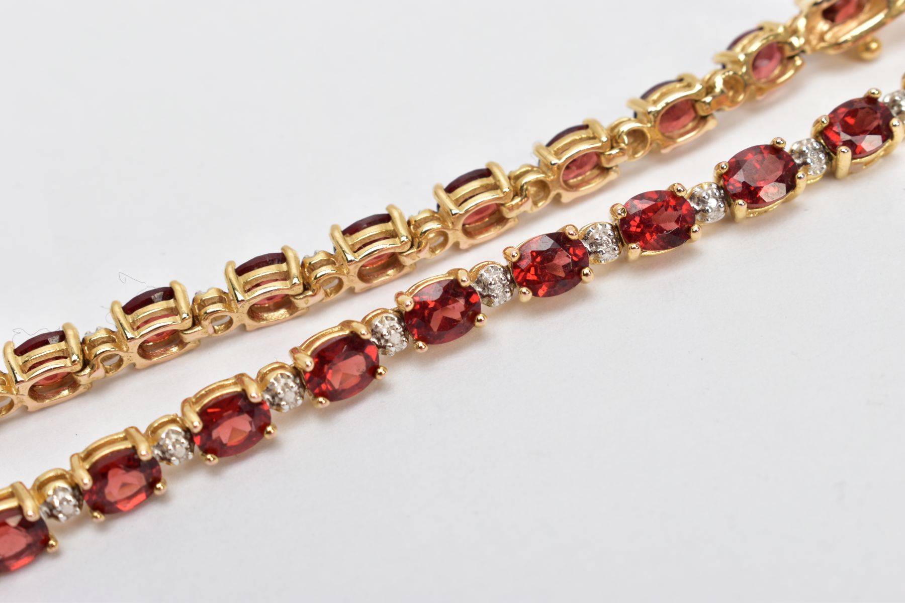 A SELECTION OF JEWELLERY, to include a silver gilt line bracelet, set with oval cut garnets, - Image 2 of 7