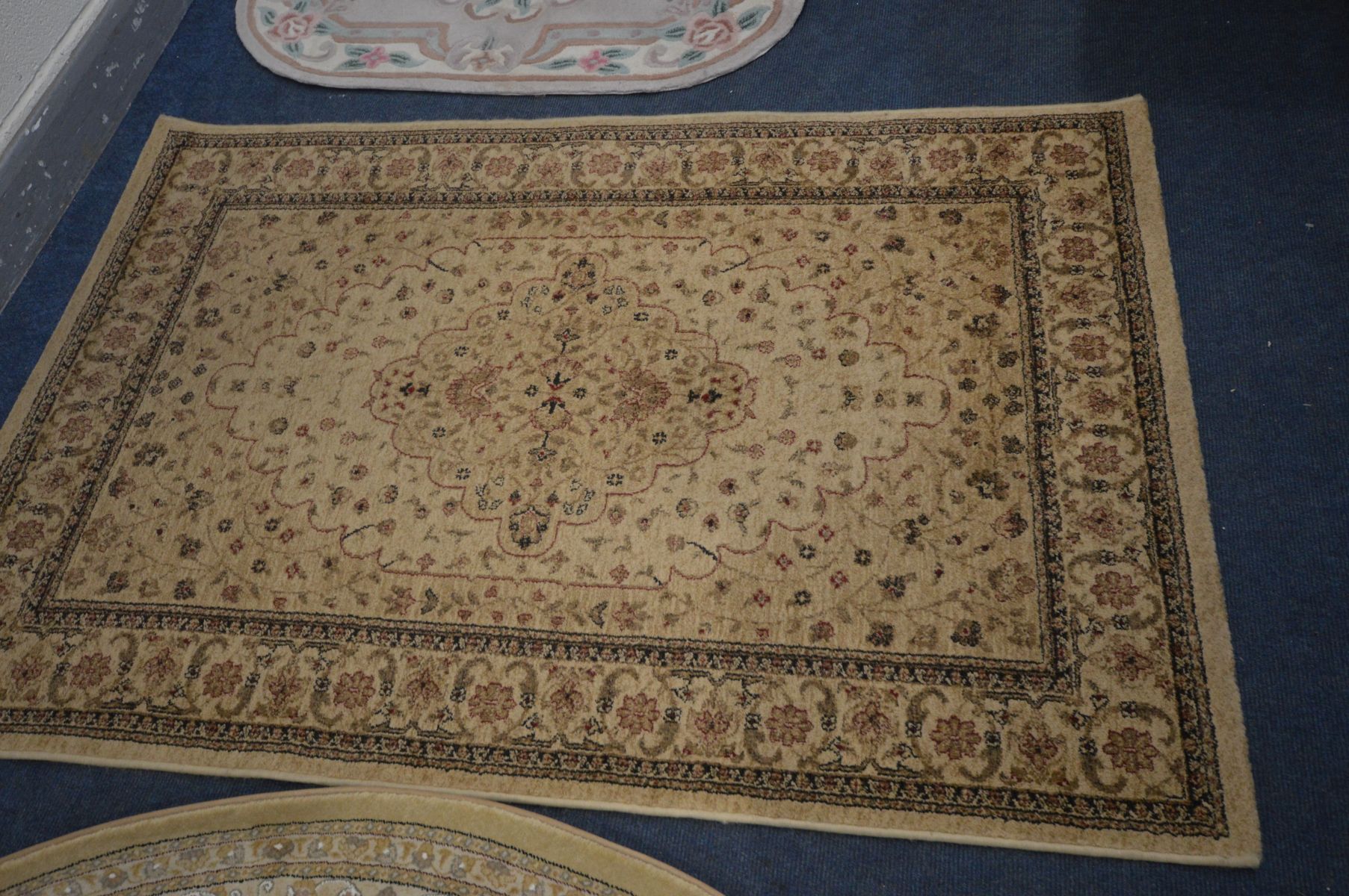 SIX VARIOUS MODERN RUGS, to include a circular woollen cream rug, diameter 199cm, a similar - Image 3 of 4