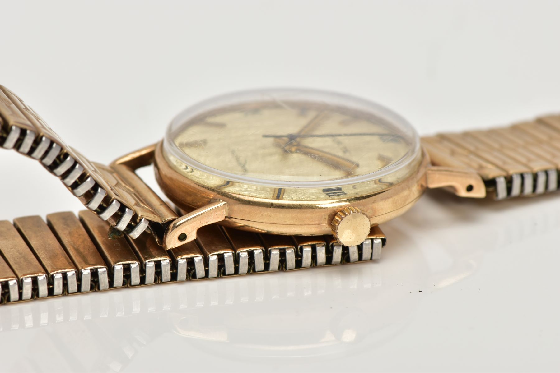 A GENTLEMEN'S 9CT GOLD ‘EVERITE’ WRISTWATCH, hand wound movement, round gold textured dial signed ‘ - Image 5 of 5