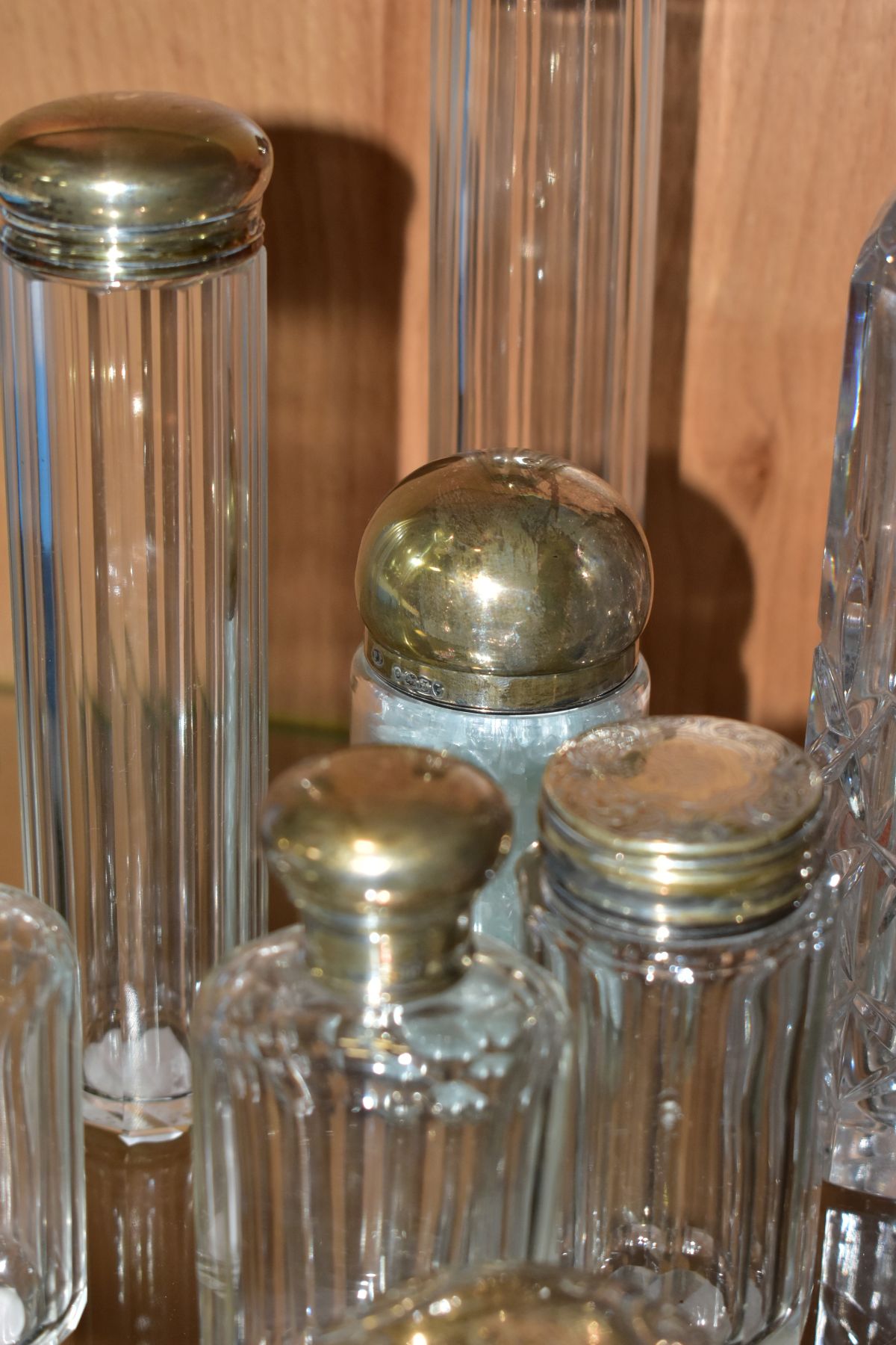 A SQUARE GLASS DECANTER WITH HALLMARKED SILVER COLLAR AND FOURTEEN SILVER TOPPED GLASS TOILET - Image 6 of 12