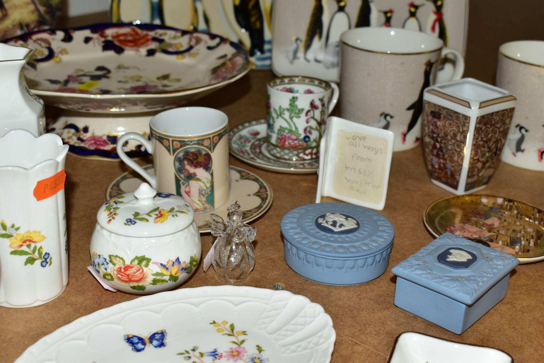 A GROUP OF CERAMIC GIFTWARE ETC, to include Aynsley Pembroke, Cottage Garden, Rennie Mackintosh, and - Image 4 of 6