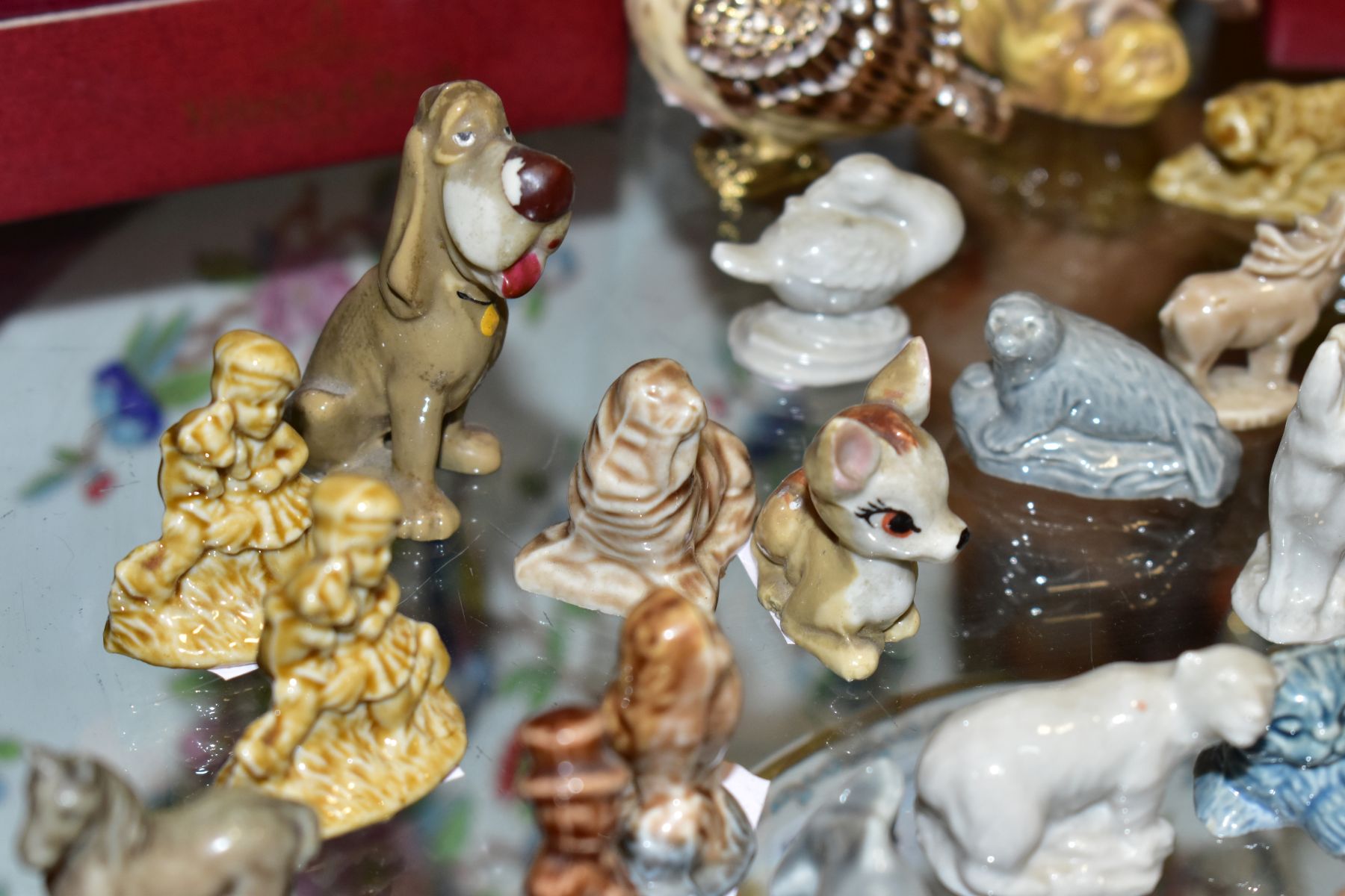 WADE WHIMSIES AND OTHER COLLECTABLES etc, to include Wade Animals and figures etc, a part used box - Image 9 of 15
