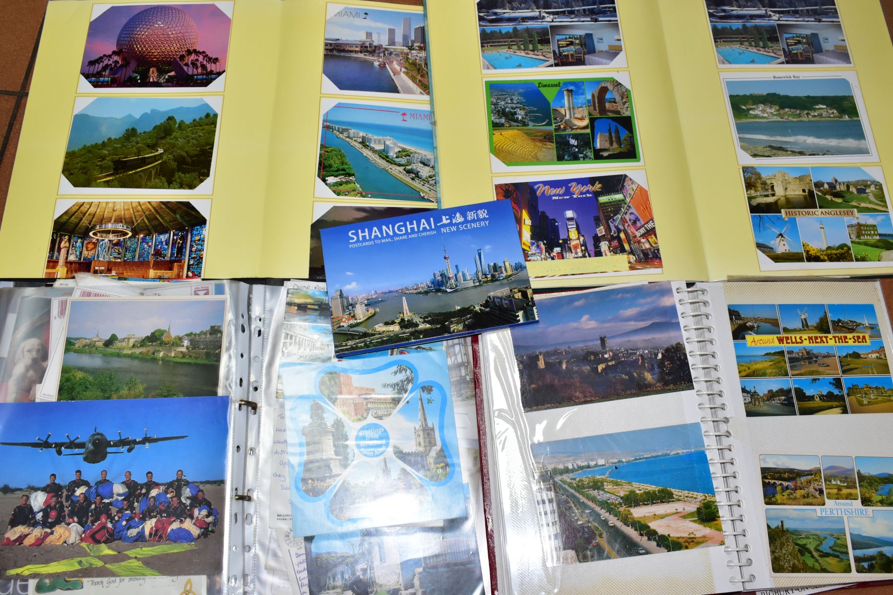 POSTCARDS, one box containing a selection of modern British and Continental 'Holiday' type - Image 5 of 5