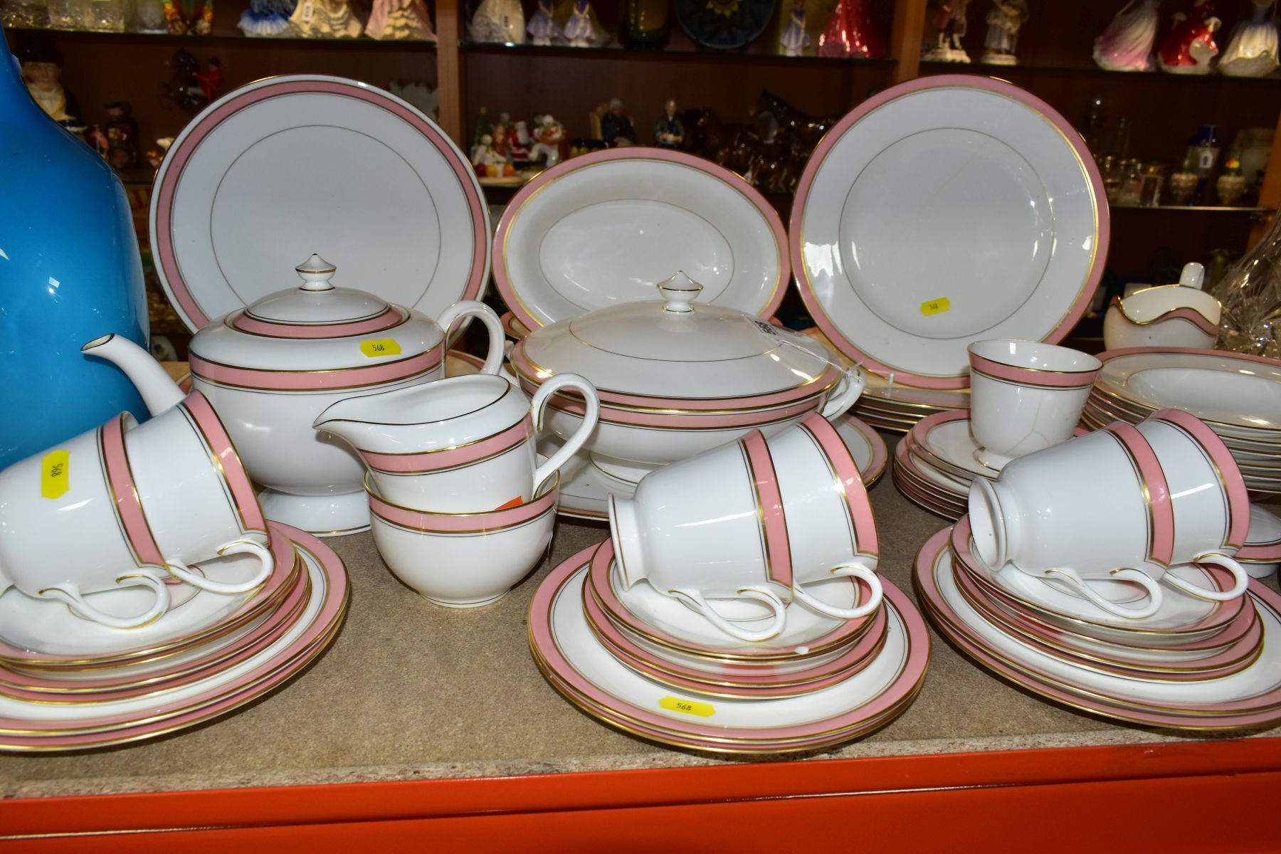 ROYAL WORCESTER HOWARD PART DINNER SERVICE, comprising five dinner plates, one cracked, one chipped,