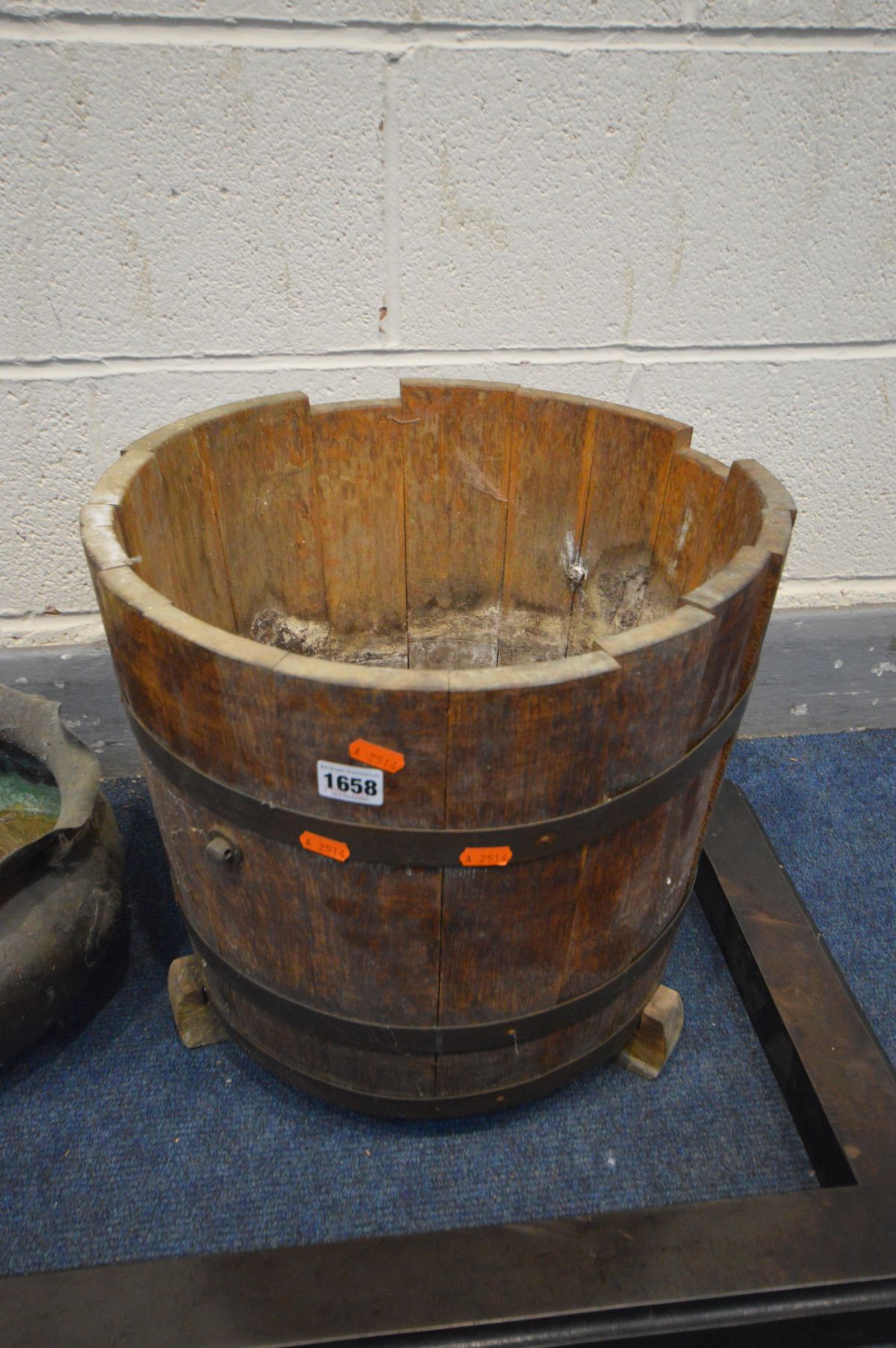 AN OAK COOPERED BUCKET, vintage fire bucket with leather handle, cast iron fender and copper - Image 2 of 3