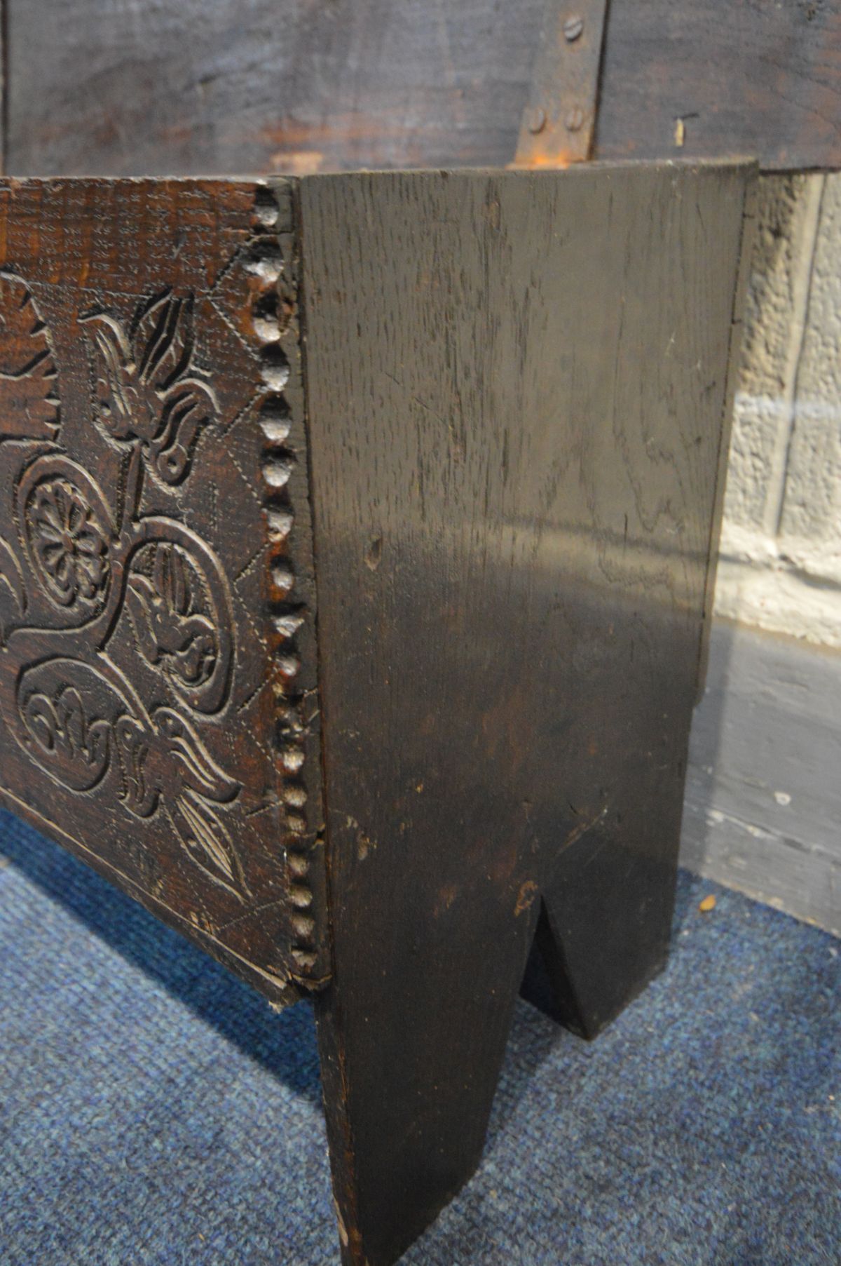 AN EARLY 18TH CENTURY OAK SIX PLANK BOARDED CHEST, with a moulded edge and iron hinged lid, and - Image 6 of 6