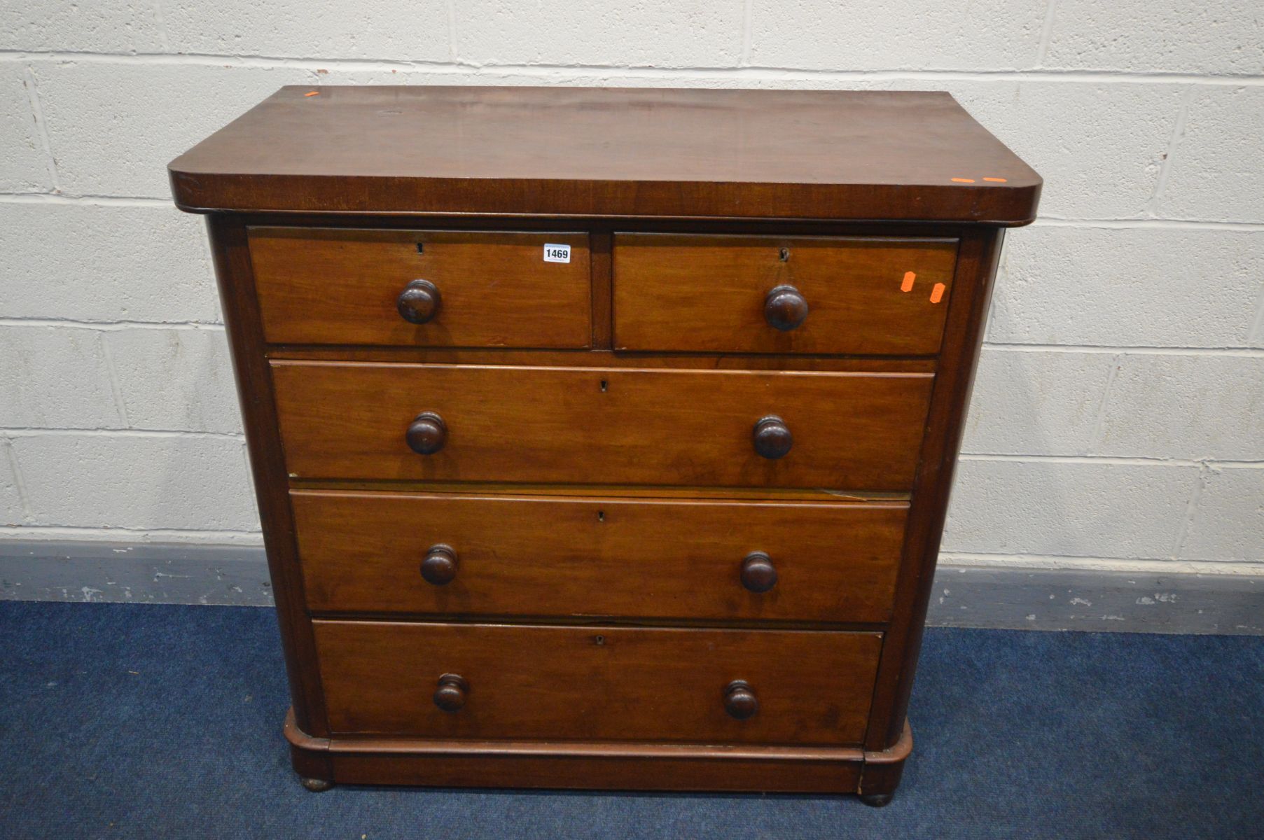 A VICTORIAN MAHOGANY CHEST OF TWO SHORT OVER THREE LONG DRAWERS, width 103cm x depth 49cm x height