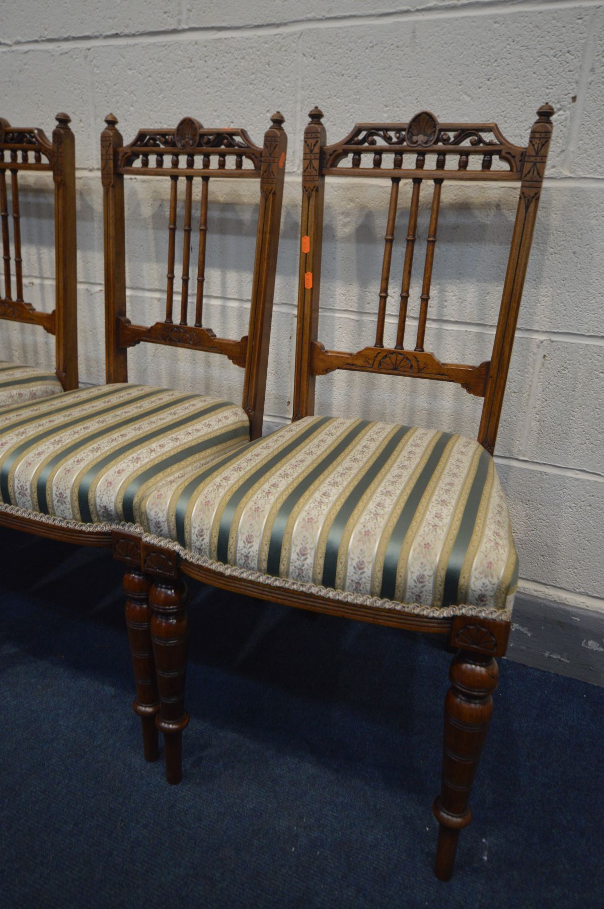 A SET OF FOUR LATE VICTORIAN WALNUT CHAIRS - Image 2 of 2