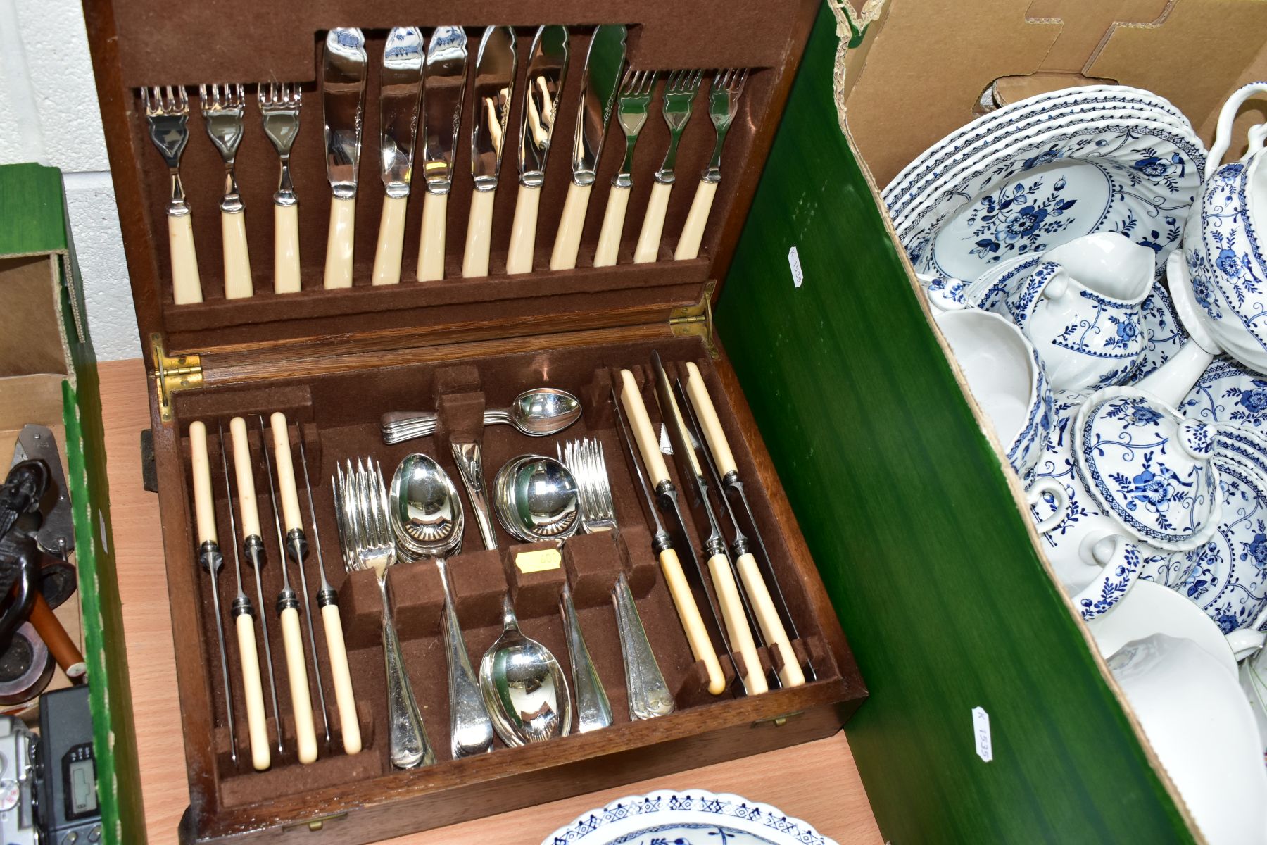 TWO BOXES AND LOOSE CERAMICS, PENS, PIPES, CUTLERY, ETC, including a forty piece Johnson Bros Indies - Image 4 of 8