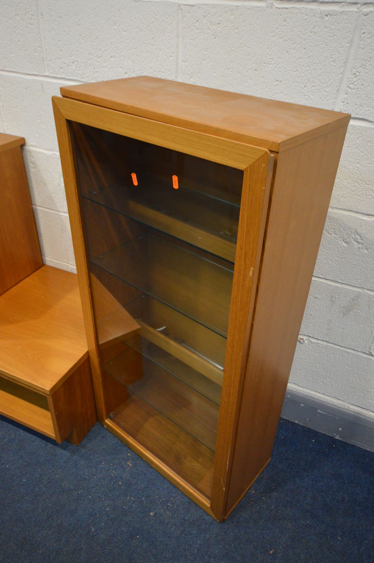 A QUANTITY OF TEAK FURNITURE comprising a teak display case, with four glass shelves and internal - Image 3 of 4