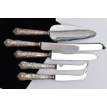 A 'VINER'S' CAKE SLICE, TWO CAKE KNIVES AND TWO CHEESE KNIVES, each piece with a stainless steel