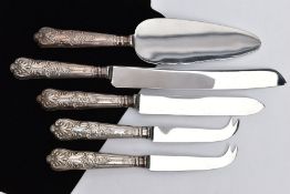 A 'VINER'S' CAKE SLICE, TWO CAKE KNIVES AND TWO CHEESE KNIVES, each piece with a stainless steel