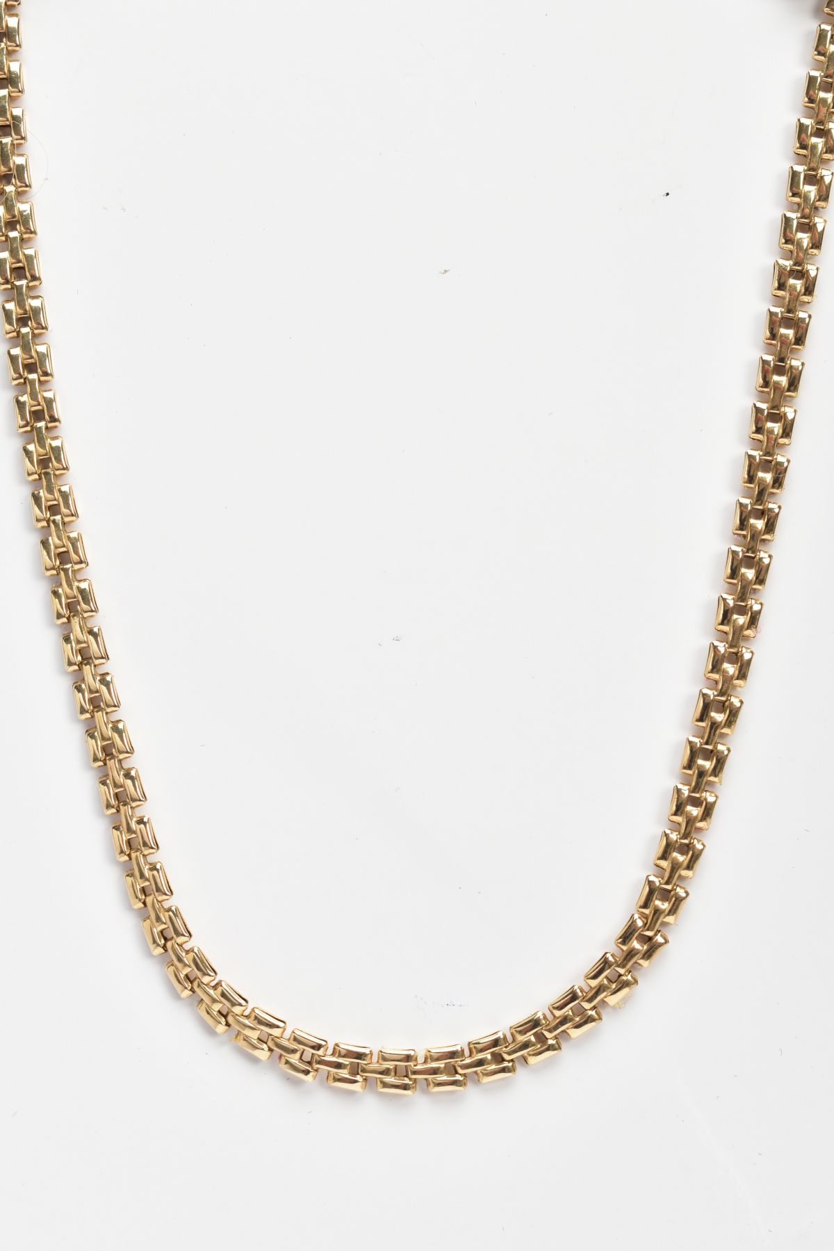 A 9CT GOLD BRICK LINK CHAIN, fitted with a lobster claw clasp, hallmarked 9ct gold Sheffield import, - Image 2 of 3