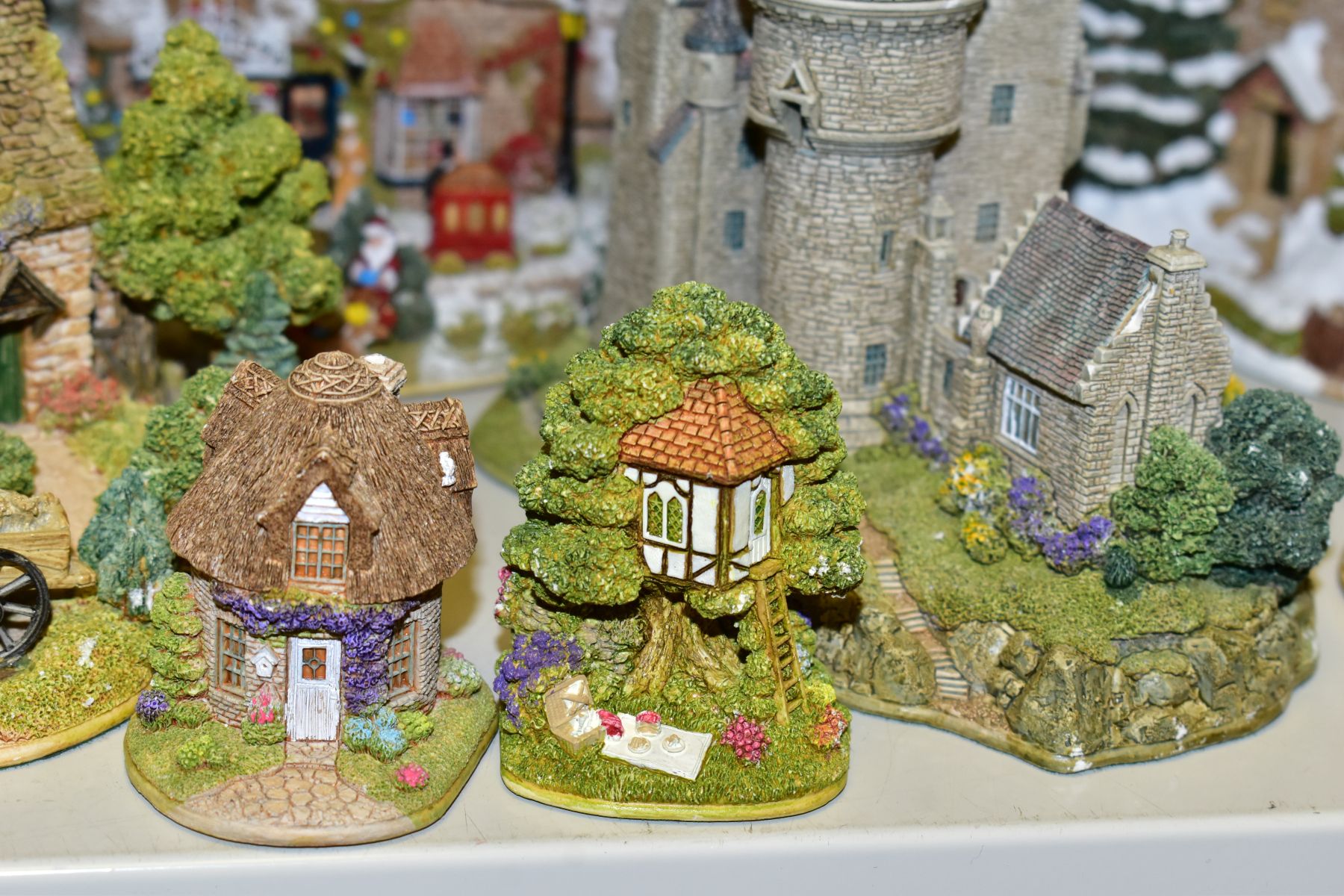 THIRTY SIX MODEL BUILDINGS, RESIN FIGURES, ETC, including Lilliput Lane 'Queen of Hearts' boxed, ' - Image 6 of 10