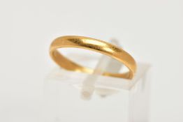 A 22CT GOLD BAND RING, of plain design, 22ct hallmark for Birmingham 1928, width 2mm, ring size K