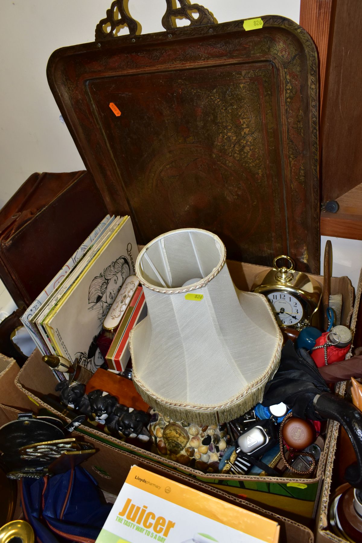 SIX BOXES AND LOOSE METALWARES, TREENS, HOUSEHOLD SUNDRIES AND COLLECTABLES, including a Janome - Image 8 of 11