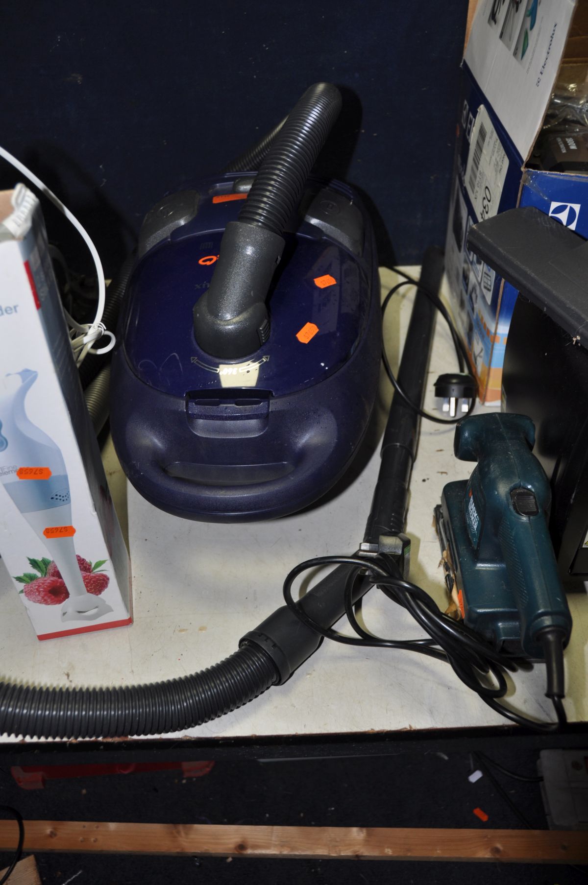 A COLLECTION OF HOUSEHOLD ELECTRICALS including a brand new in box Electrolux Mondo Plus vacuum - Image 3 of 4