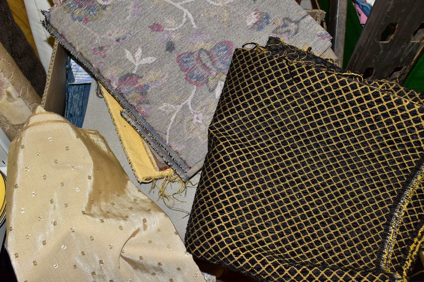 THREE BOXES AND TWENTY TWO ROLLS OF FABRIC OFFCUTS AND REMNANTS, majority for upholstery (three - Image 3 of 4