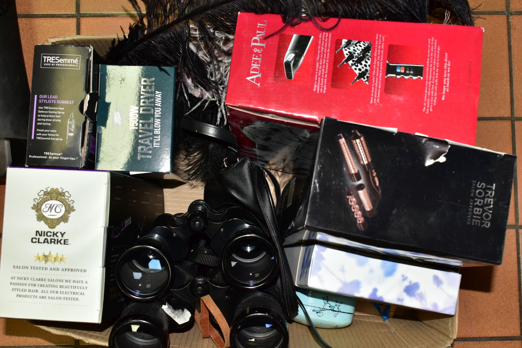 TWO BOXES OF ELECTRICALS & CDS ETC, to include Trevor Sorbie Air Styler, Nicky Clarke Frizz - Image 6 of 6
