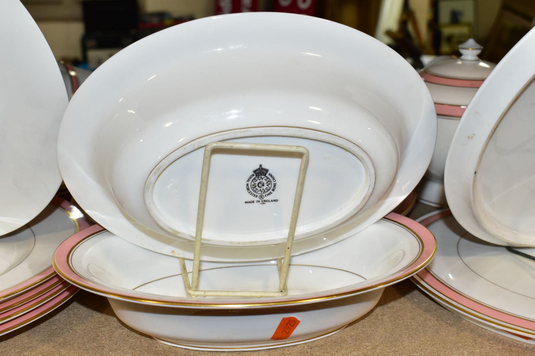 ROYAL WORCESTER HOWARD PART DINNER SERVICE, comprising five dinner plates, one cracked, one chipped, - Image 10 of 10