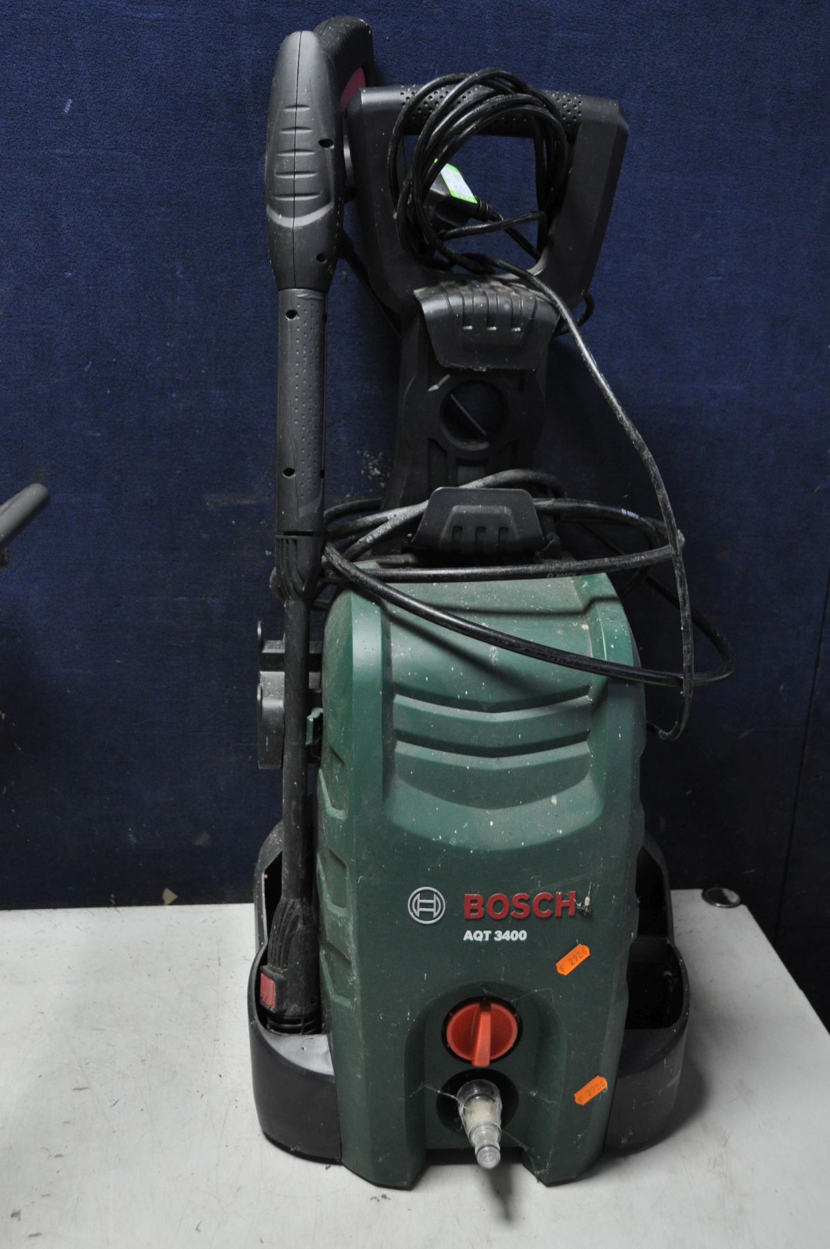 A BOSCH AQT 3400 pressure washer with lance, a Flymo Hover Vac 250 and a Flymo ET20-4 strimmer ( - Image 2 of 4