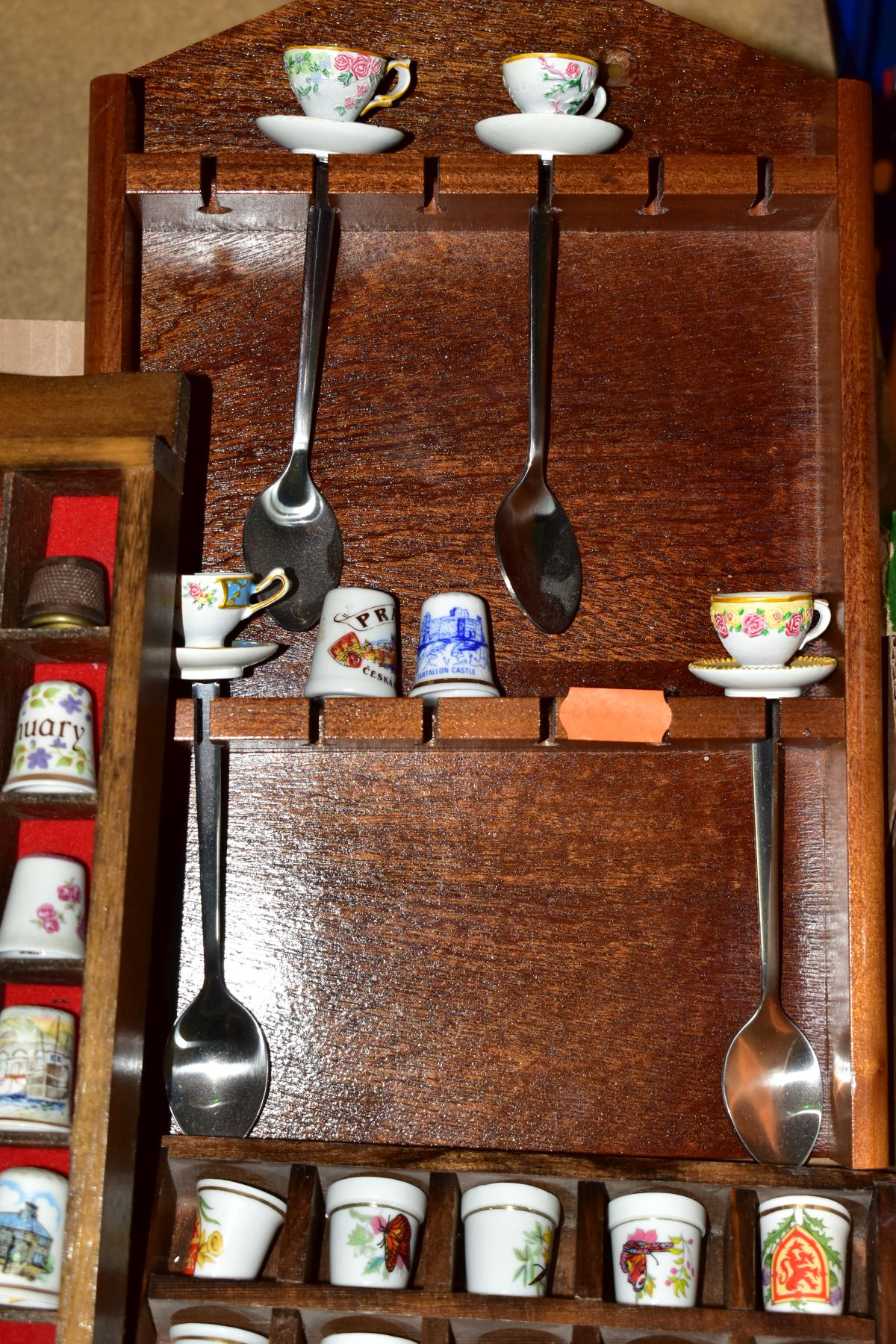 A BOX OF APPROXIMATELY ONE HUNDRED AND FORTY EIGHT THIMBLES IN WOODEN DISPLAY CASES, mostly - Image 7 of 7