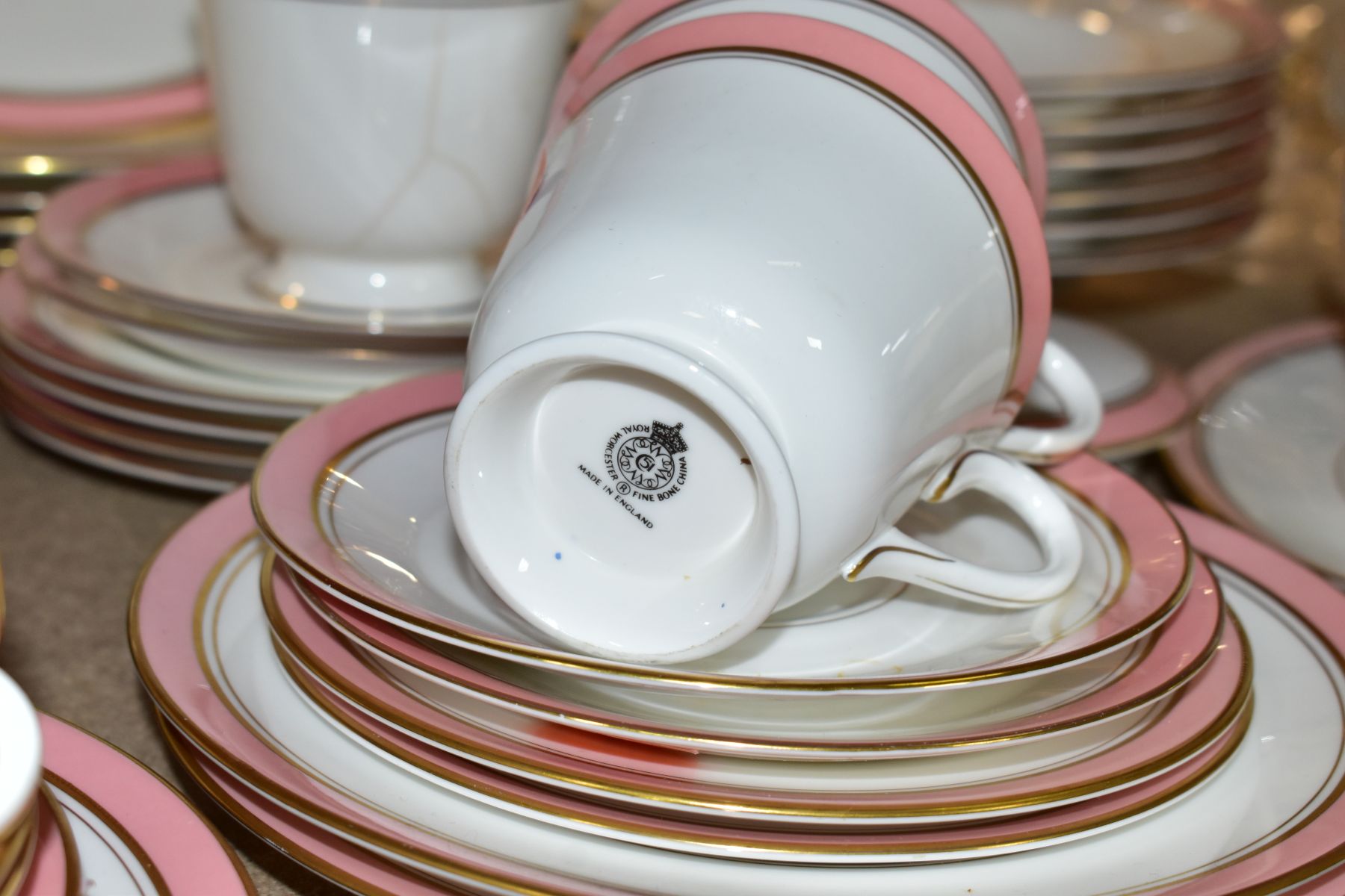 ROYAL WORCESTER HOWARD PART DINNER SERVICE, comprising five dinner plates, one cracked, one chipped, - Image 5 of 10