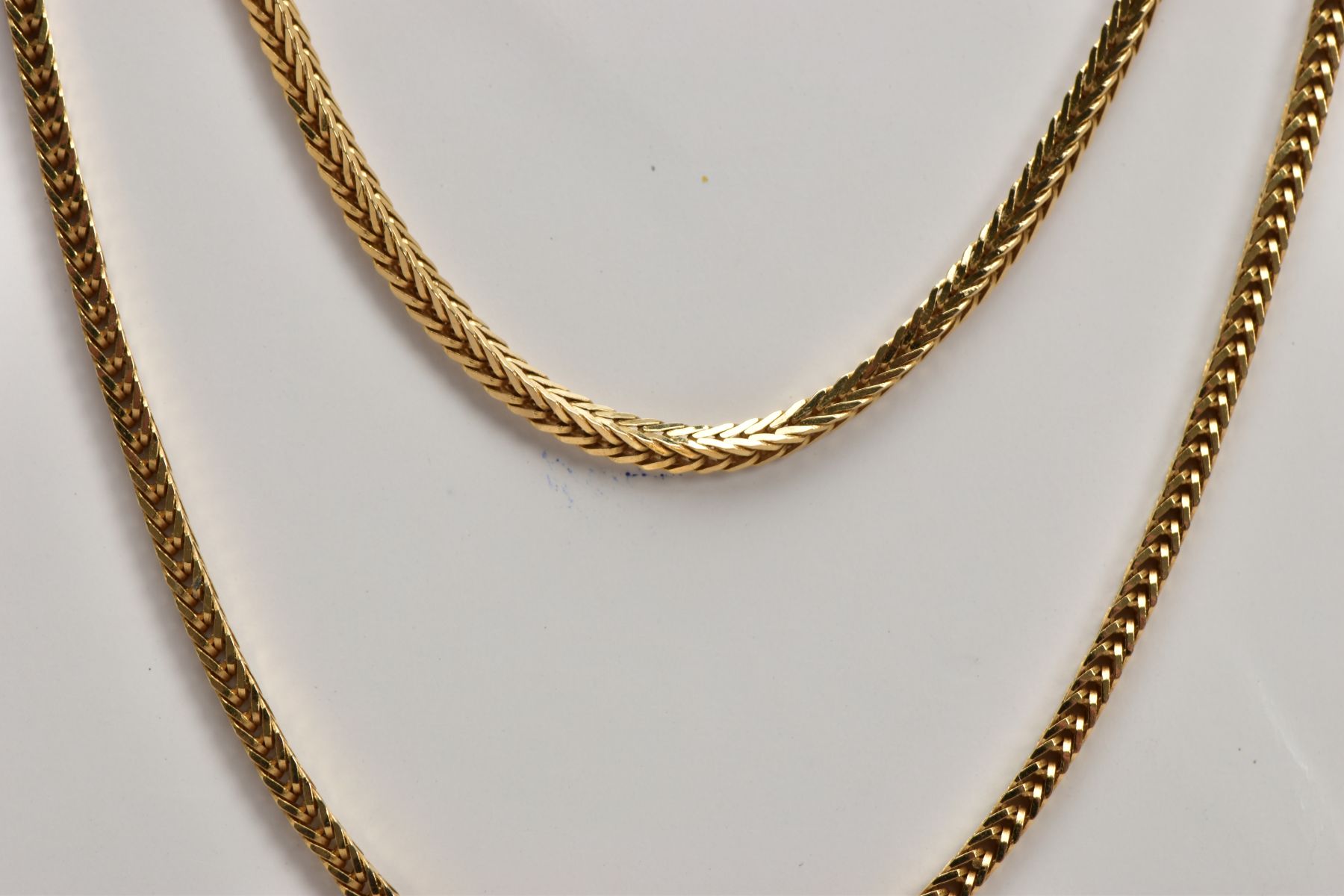 A YELLOW METAL BOX CHAIN, chain stamped '750', fitted with a spring clasp stamped '9ct', length - Image 3 of 3