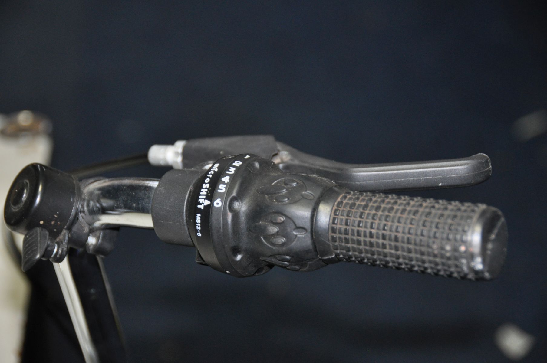A CHALLENGE TORNADO FOLDING BIKE with 6 speed grip shift Shimano gears, 20in wheels min seat - Image 3 of 3