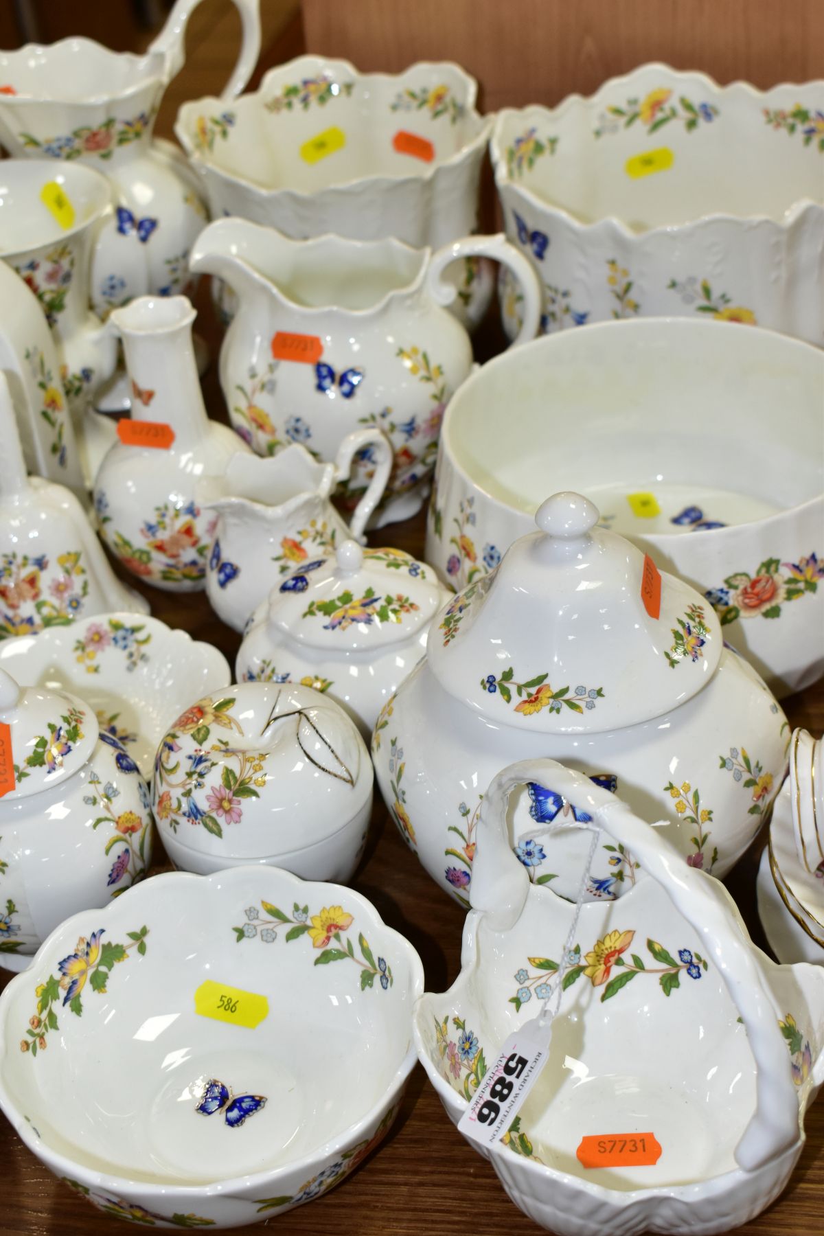 A COLLECTION OF AYNSLEY COTTAGE GARDEN CERAMICS, to include planters, various sized jugs, vases, - Image 2 of 9