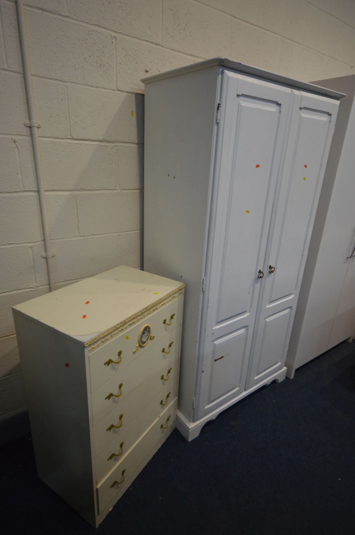 SIX VARIOUS PIECES OF WHITE BEDROOM FURNITURE, to include two double door wardrobes, a painted - Image 4 of 4