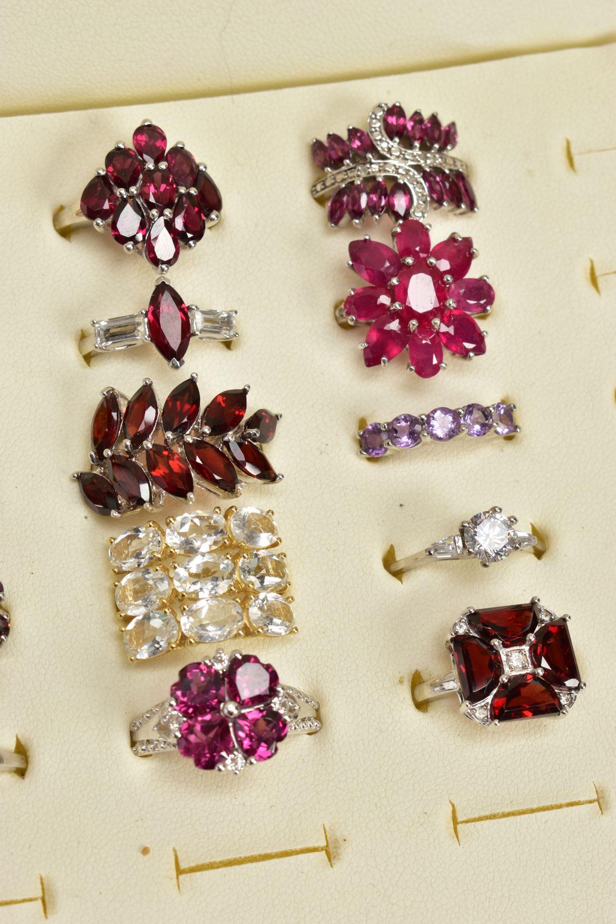 TWENTY GEM SET DRESS RINGS AND A RING BOX, to include white metal and two yellow metal rings, in - Image 2 of 4