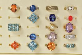 SEVENTEEN GEM SET DRESS RINGS AND A RING BOX, white metal rings some gold-plated, of various