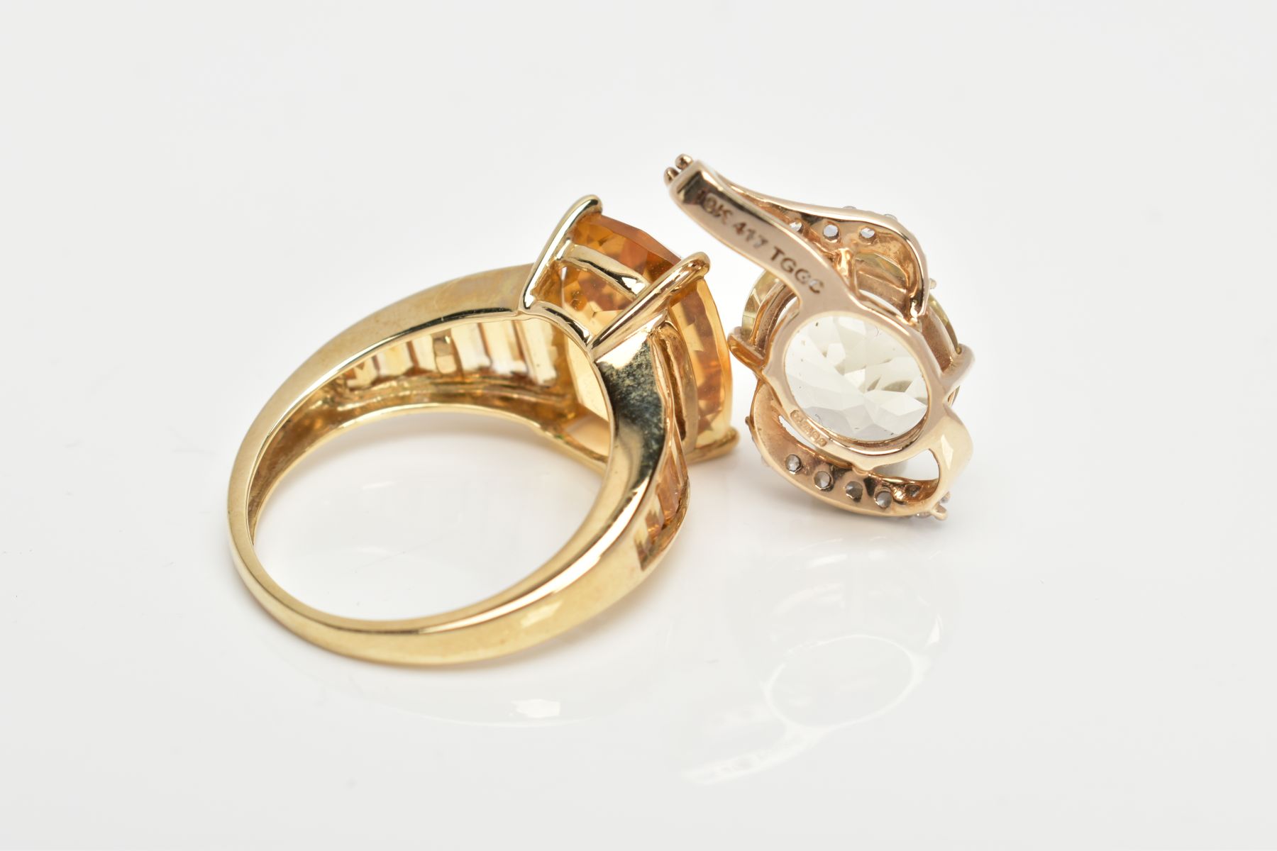 A 9CT GOLD CITRINE RING AND A PENDANT, the ring designed with a claw set, oval cut citrine, - Image 3 of 3