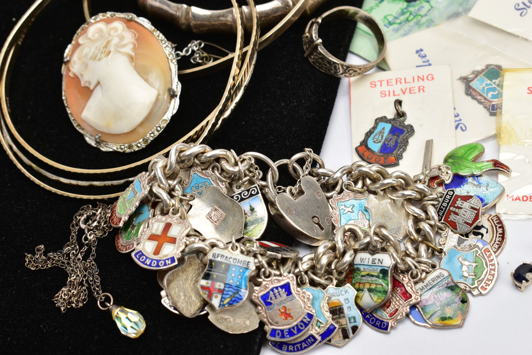A SILVER BAMBOO BANGLE, CHARM BRACELET, CHARMS AND OTHER JEWELLERY, hinged bangle shaped with a - Image 2 of 6