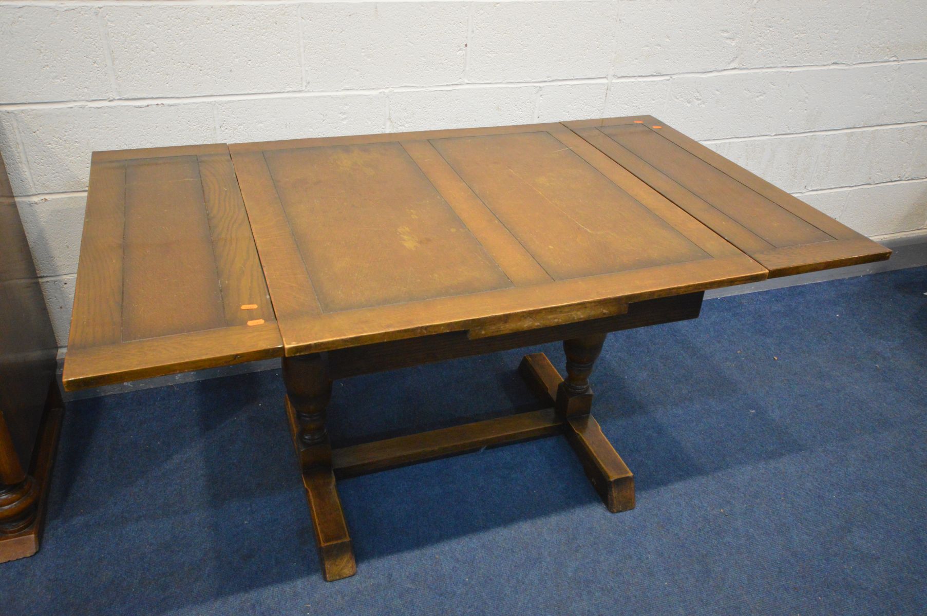 AN ART DECO OAK DRAW LEAF DINING TABLE, open length 152cm x closed length 91cm x depth 91cm x height - Image 2 of 3