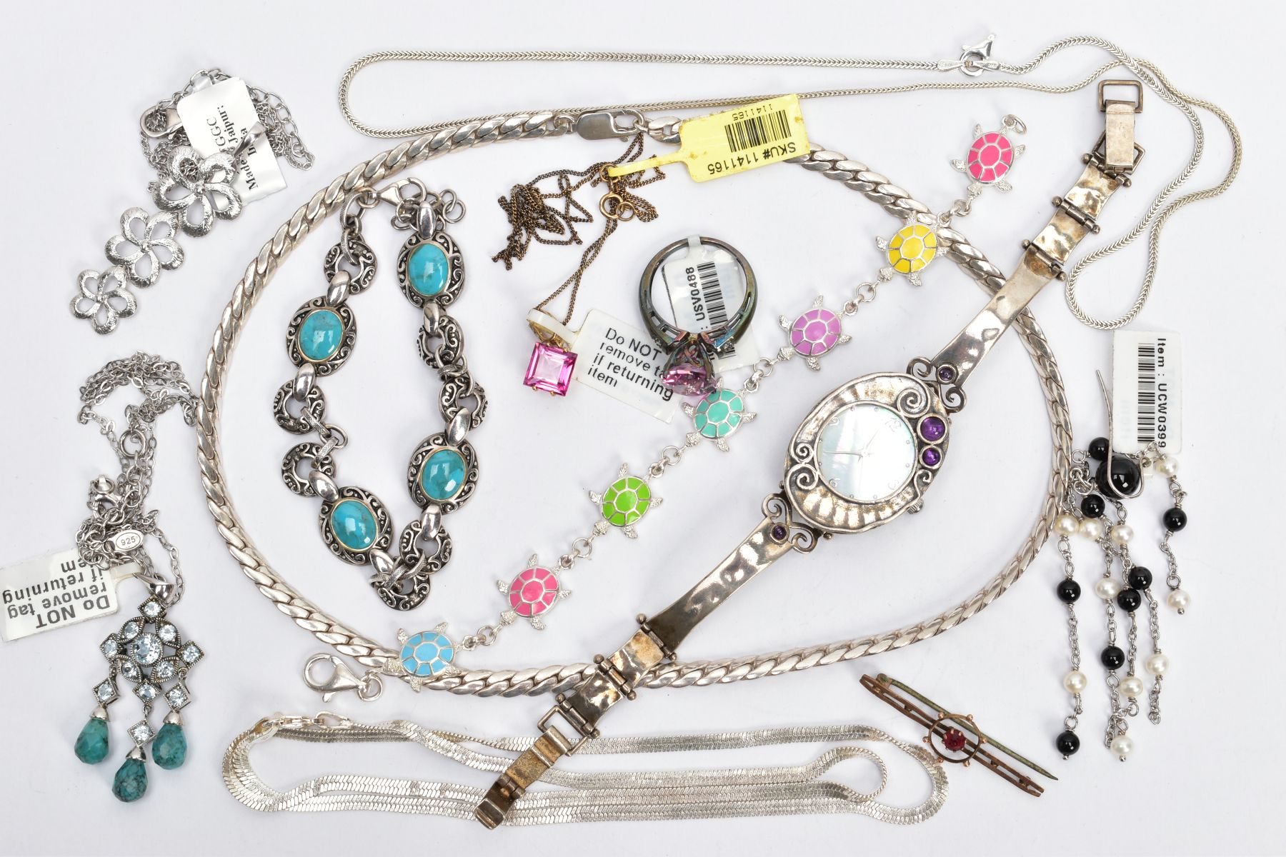 A SELECTION OF SILVER AND WHITE METAL JEWELLERY, to include a flat snake chain, approximate chain