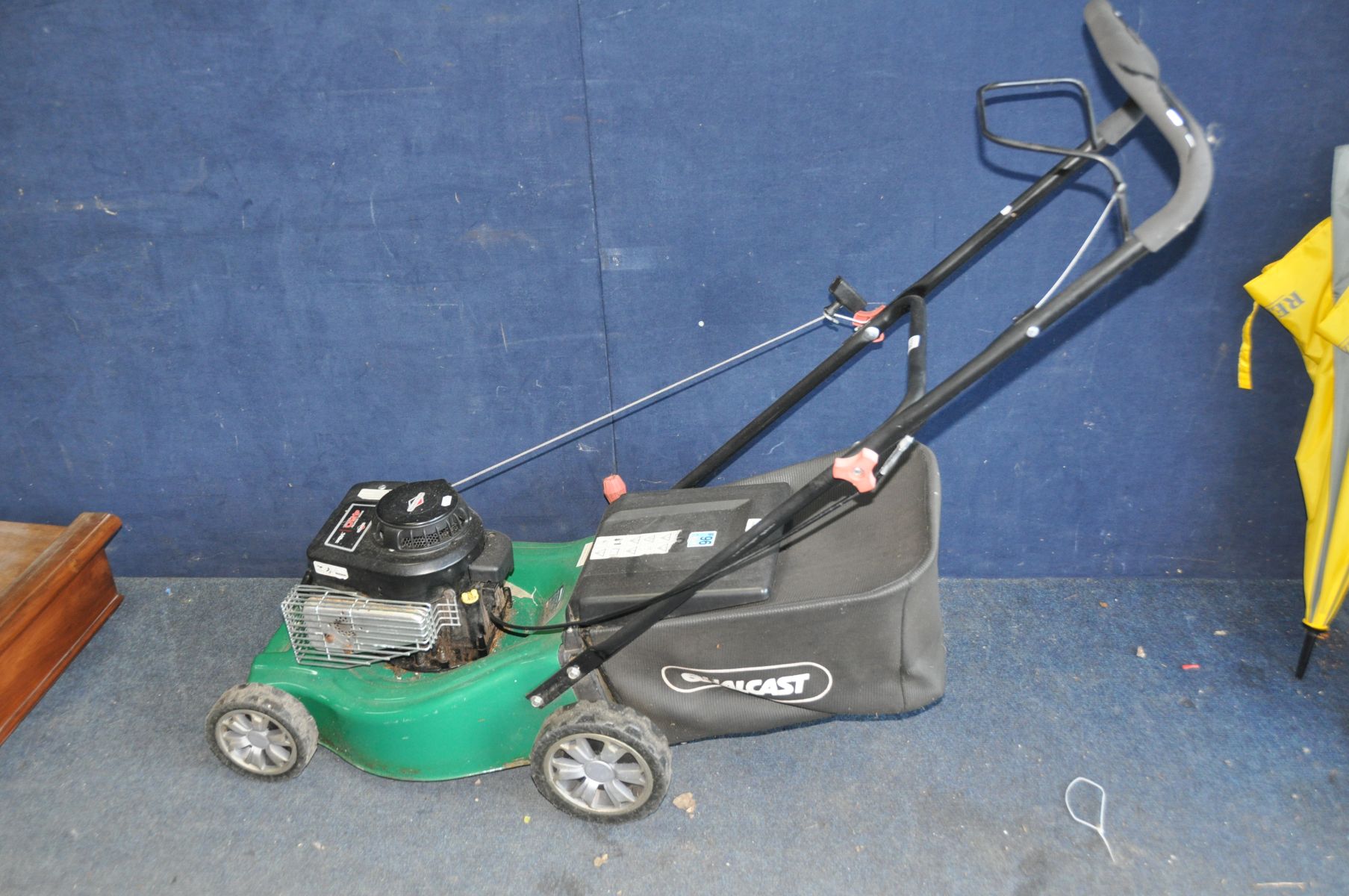 A QUALCAST XSS41C PETROL LAWN MOWER with a Briggs and Stratton 450 series engine