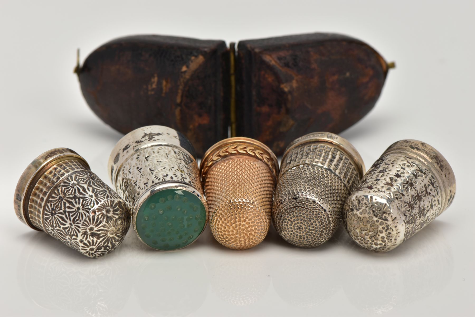 FIVE THIMBLES, to include an early 20th century gold thimble in a fitted case, approximate gross - Image 3 of 3