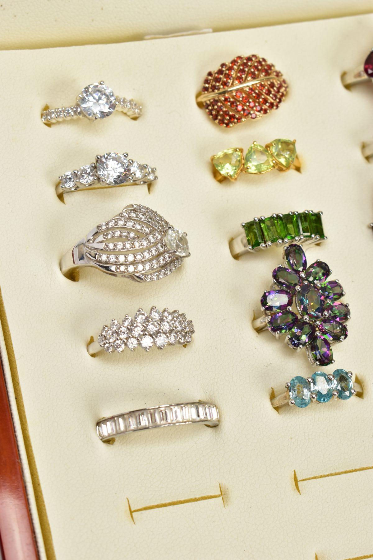 TWENTY GEM SET DRESS RINGS AND A RING BOX, to include white metal and two yellow metal rings, in - Image 3 of 4